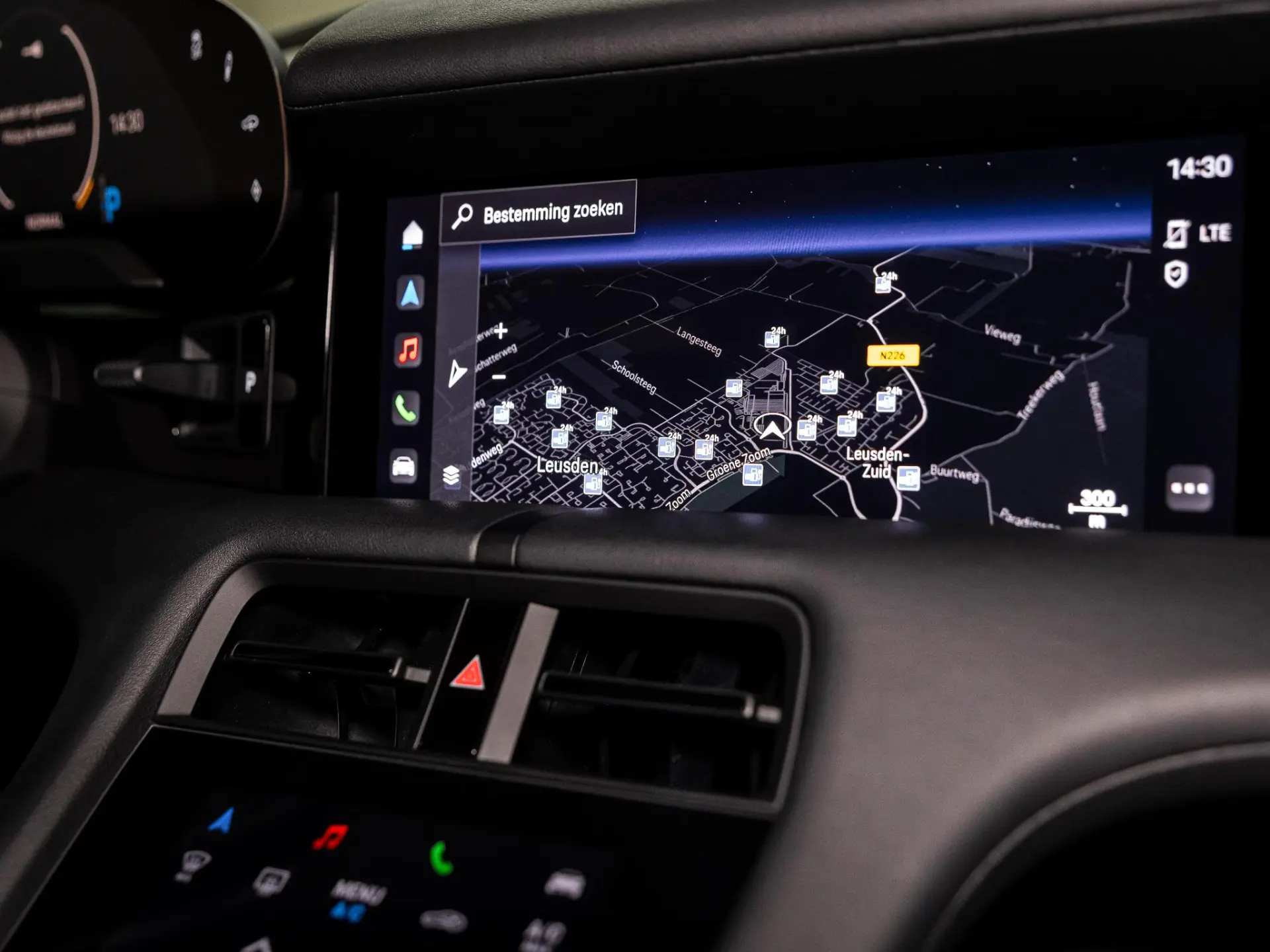 Taycan Cross Turismo 4