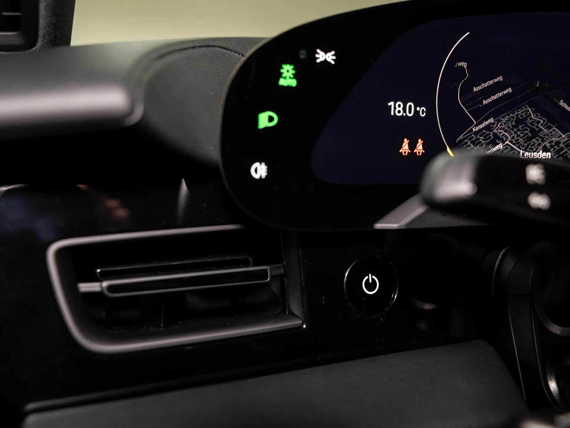 Taycan Cross Turismo 4