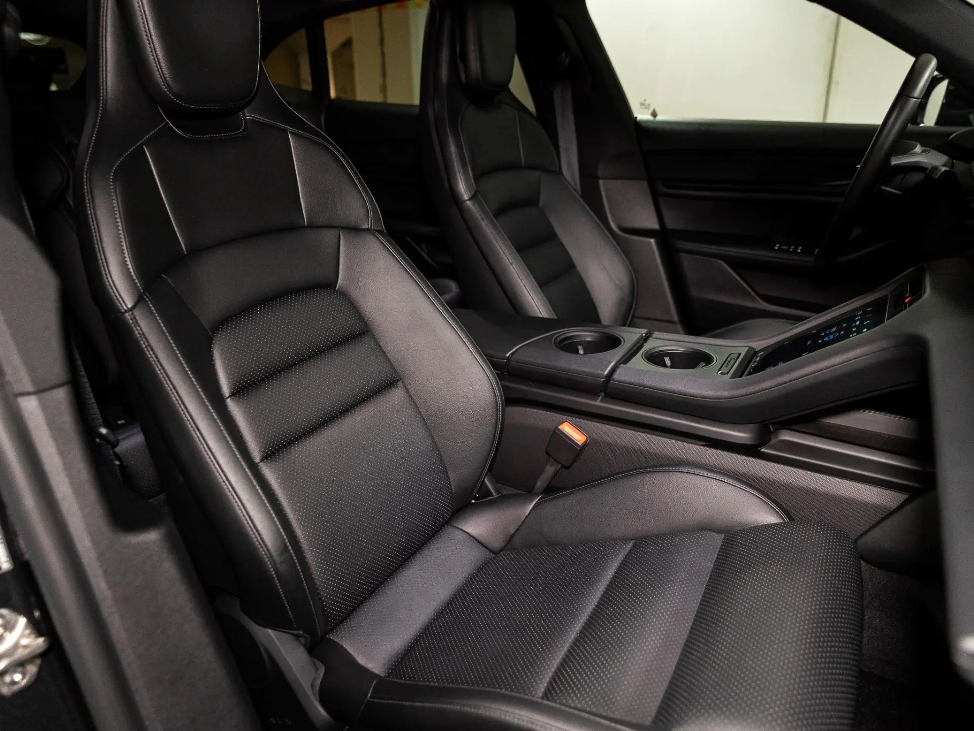 Taycan Cross Turismo 4