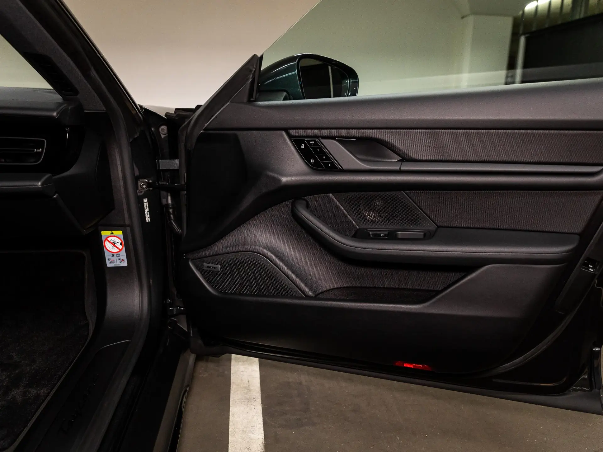 Taycan Cross Turismo 4