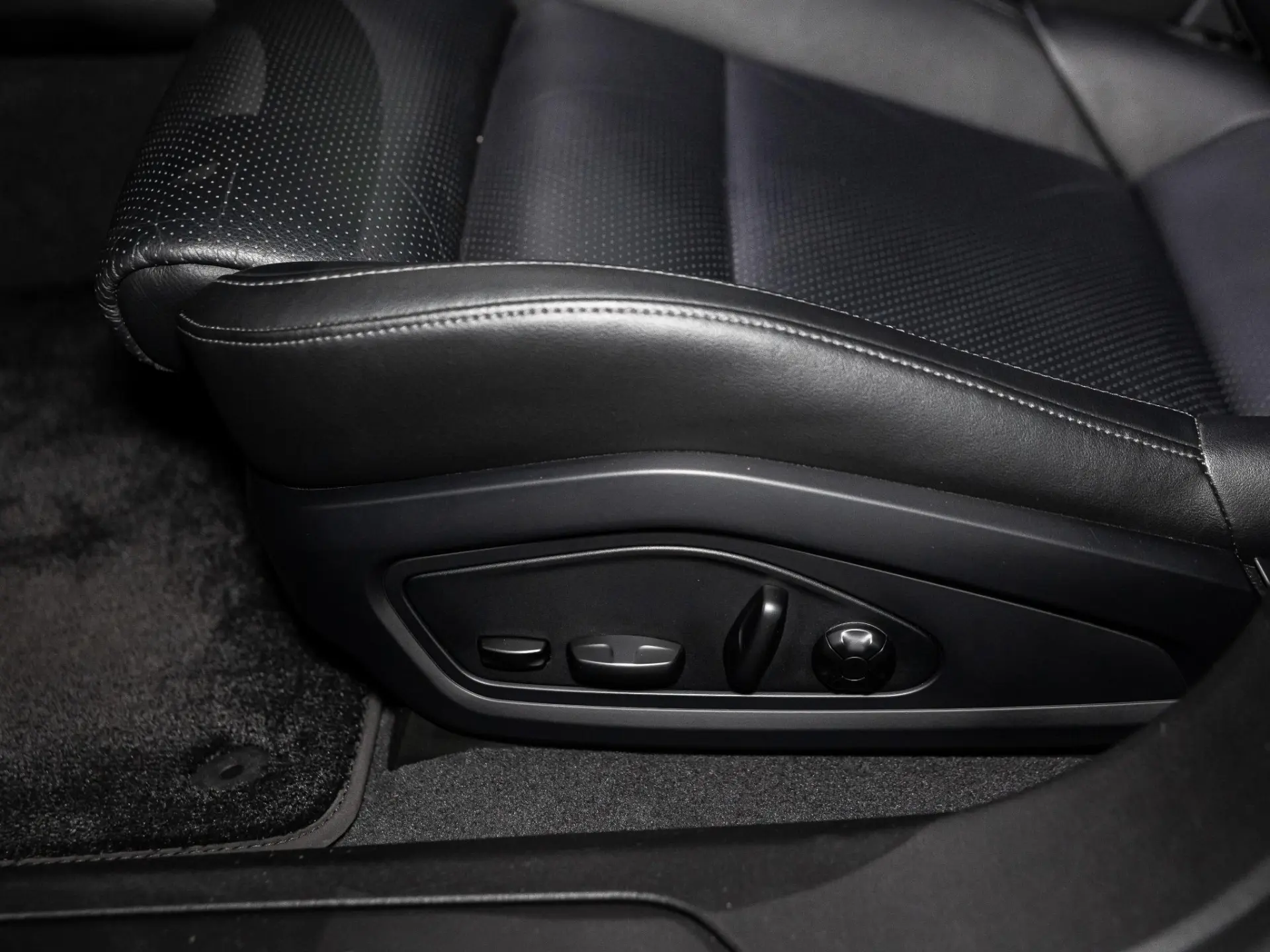 Taycan Cross Turismo 4