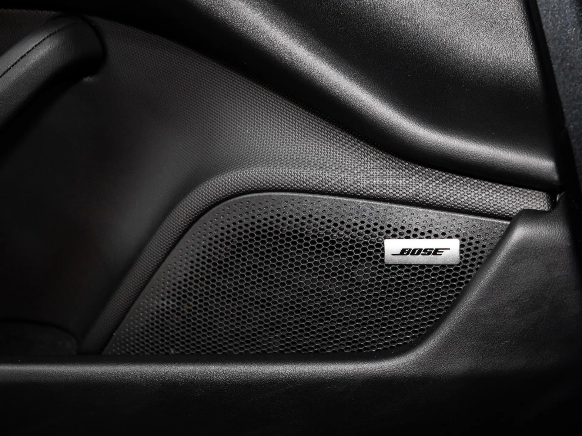 Taycan Cross Turismo 4