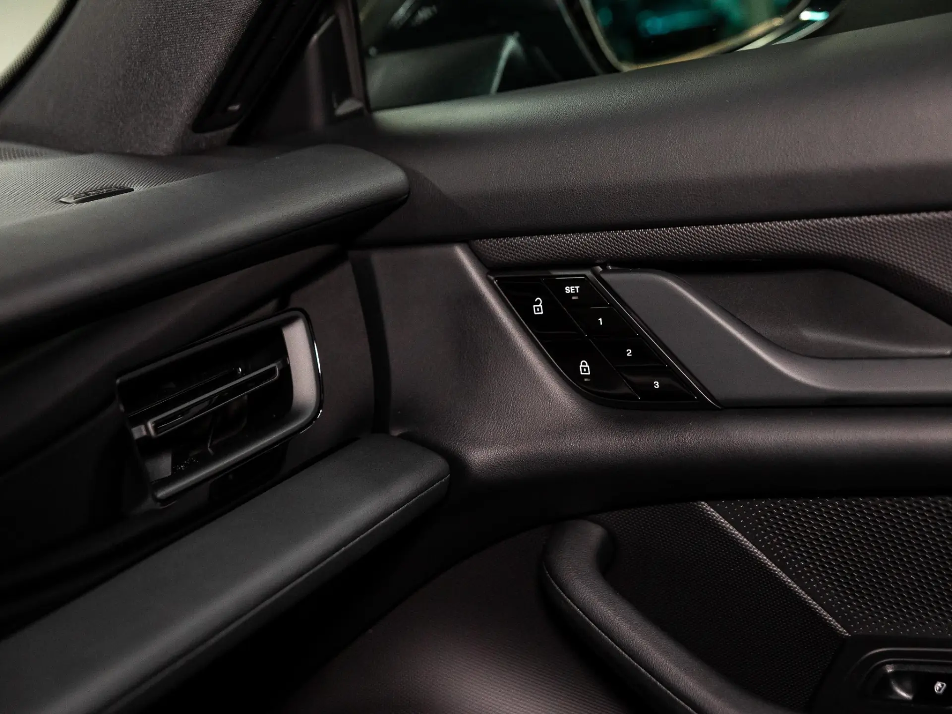 Taycan Cross Turismo 4