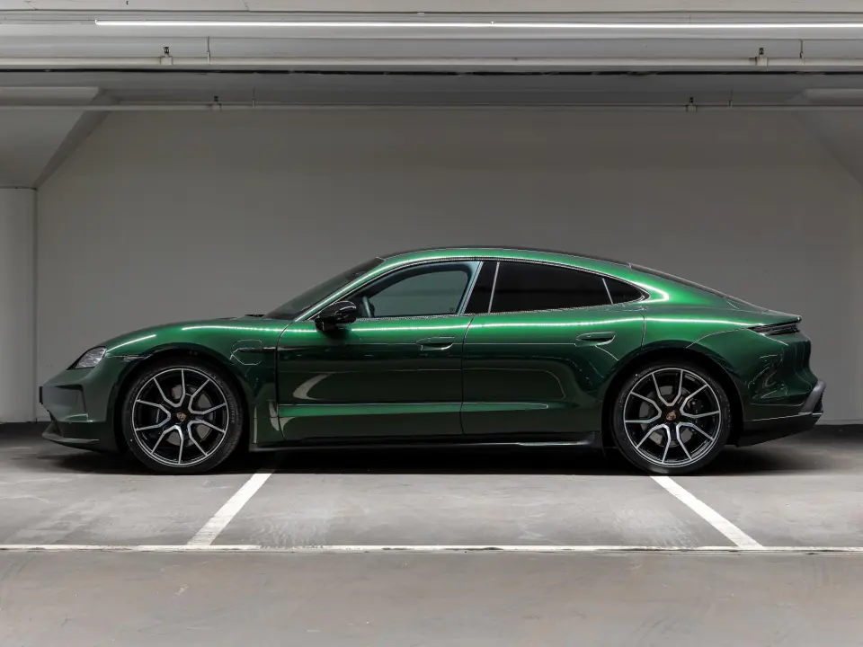 Porsche Taycan Black Edition 105 kWh