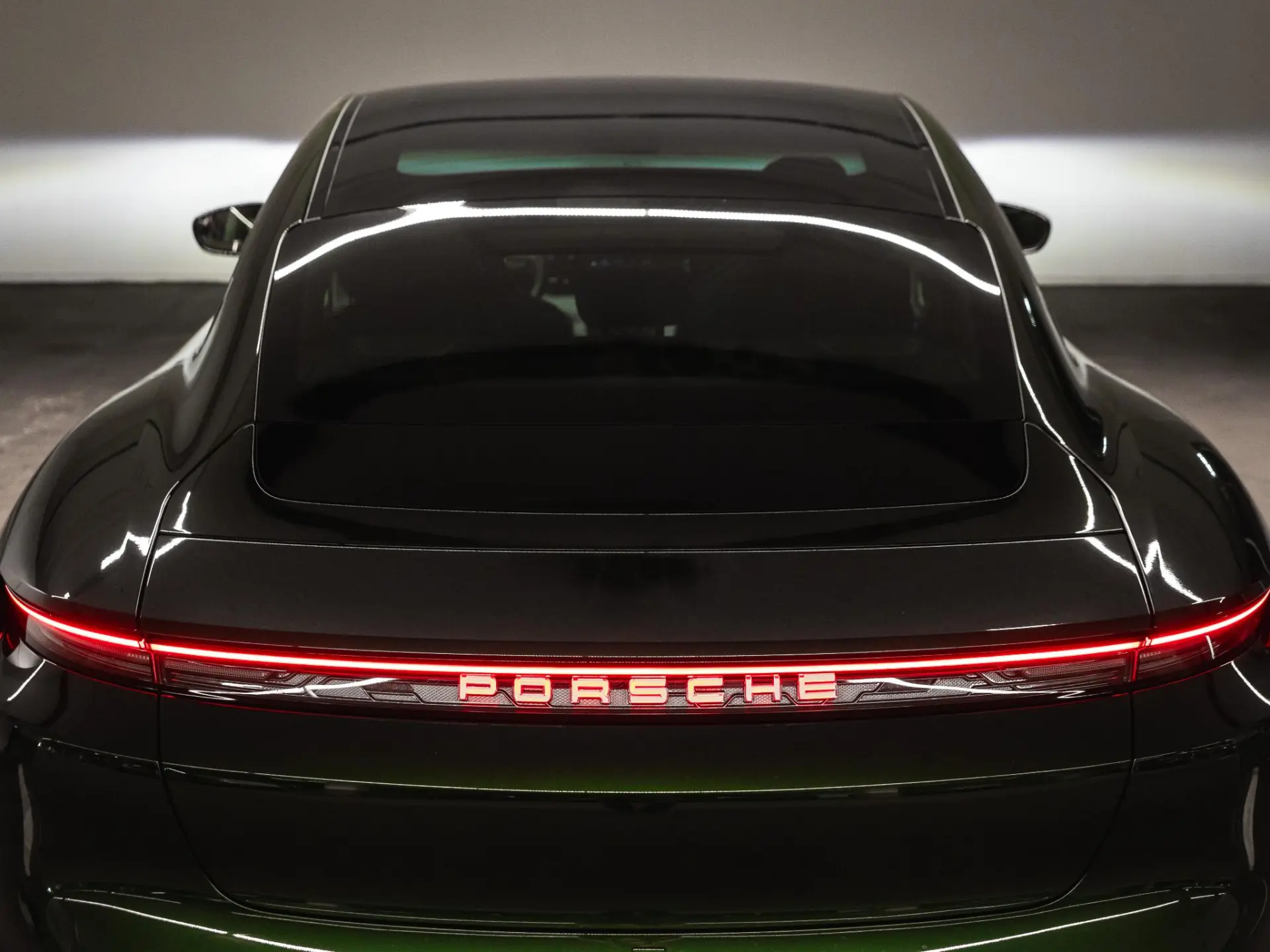 Taycan Black Edition 105 kWh