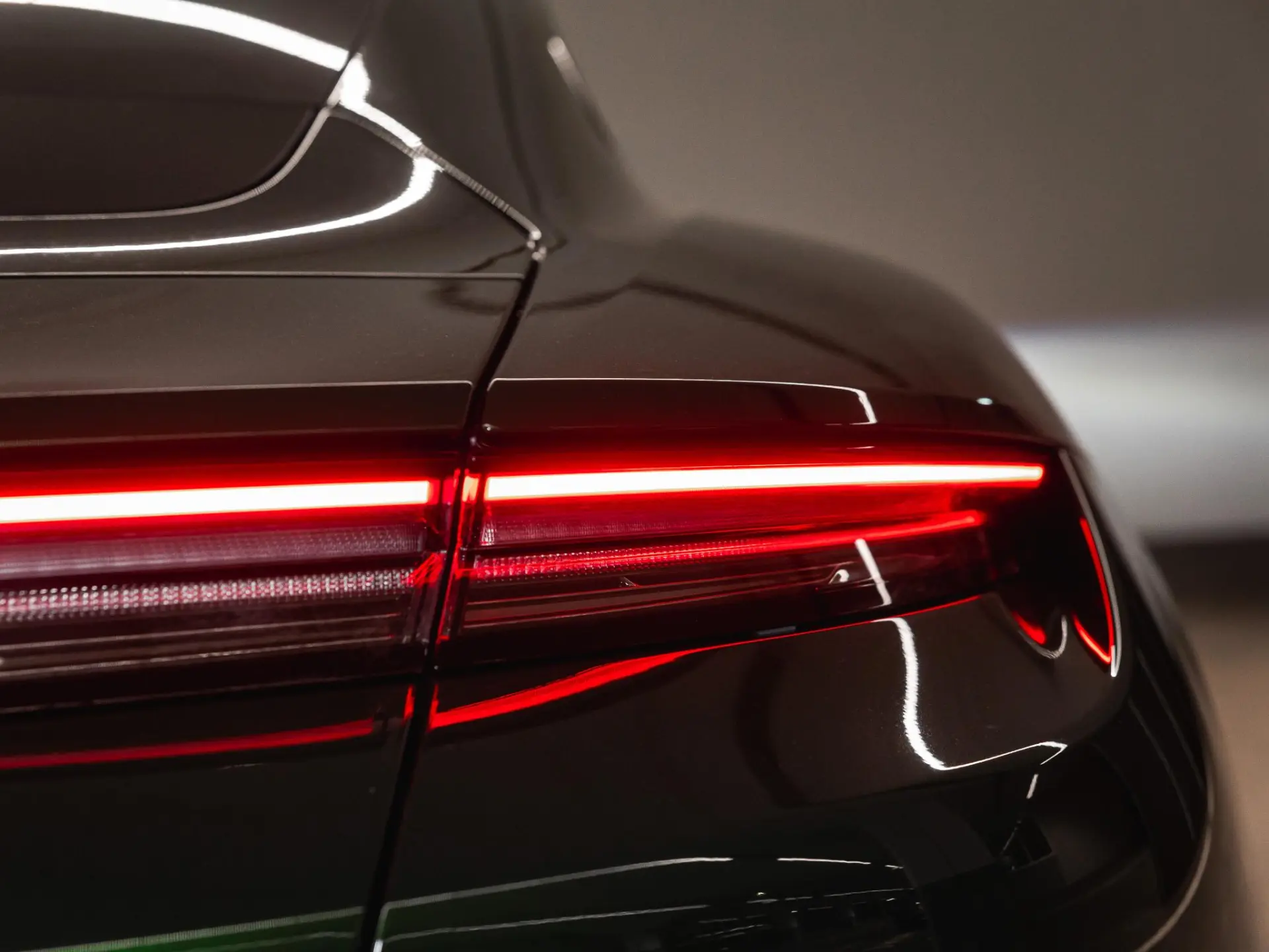 Taycan Black Edition 105 kWh