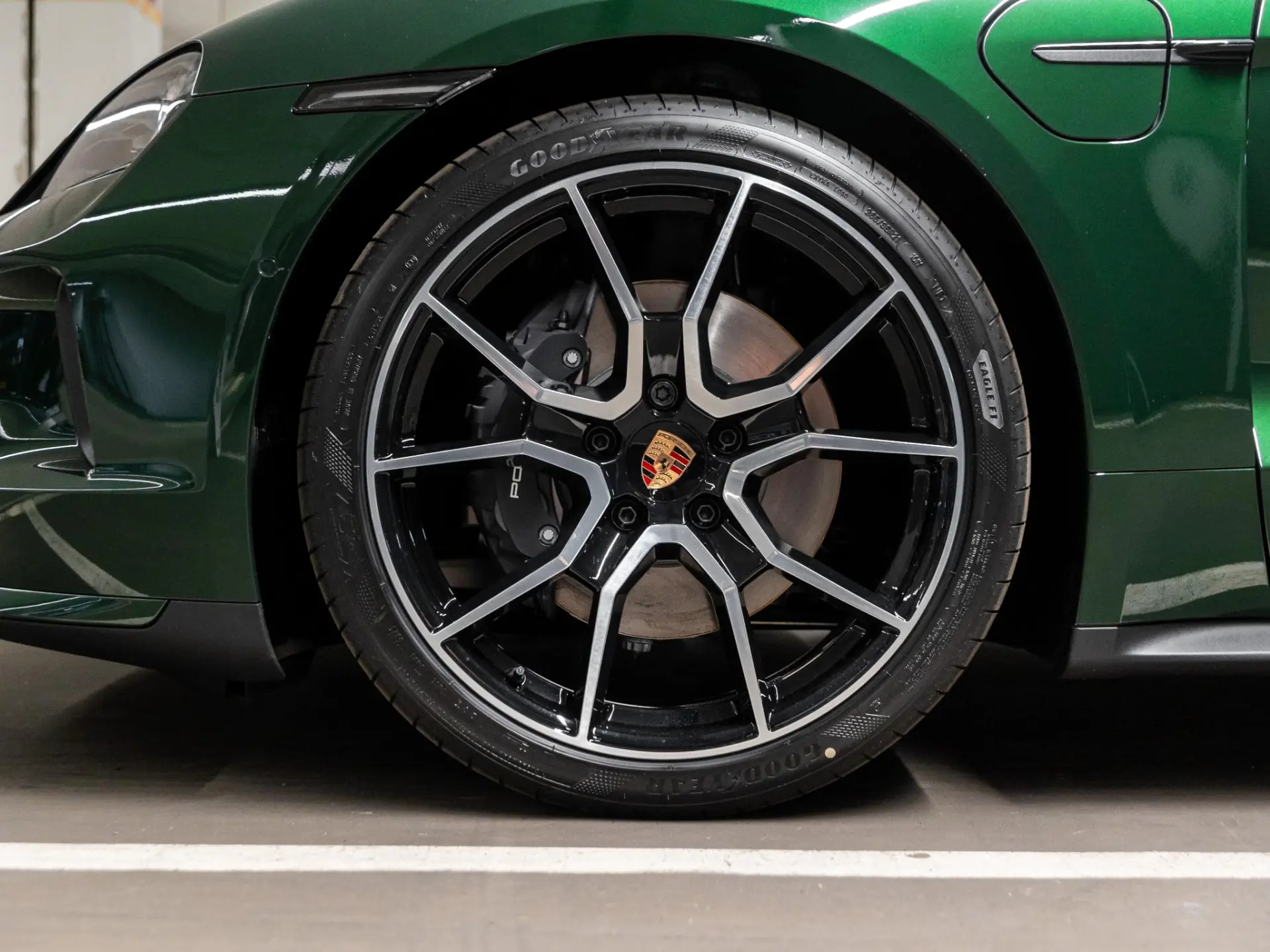 Taycan Black Edition 105 kWh