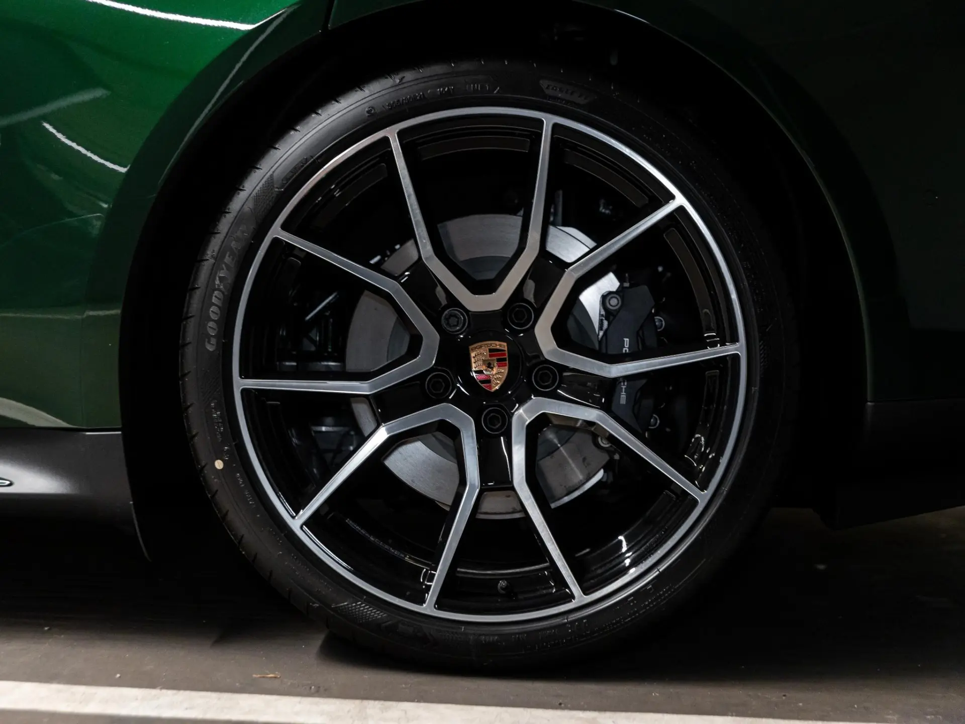 Taycan Black Edition 105 kWh