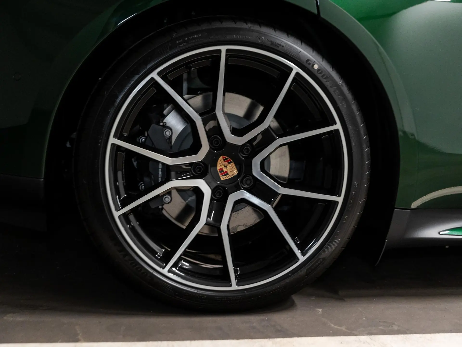 Taycan Black Edition 105 kWh