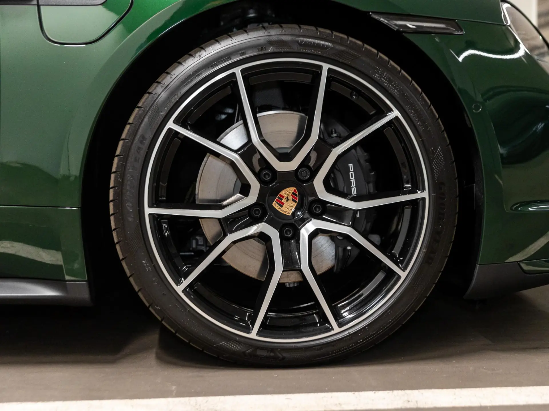 Taycan Black Edition 105 kWh