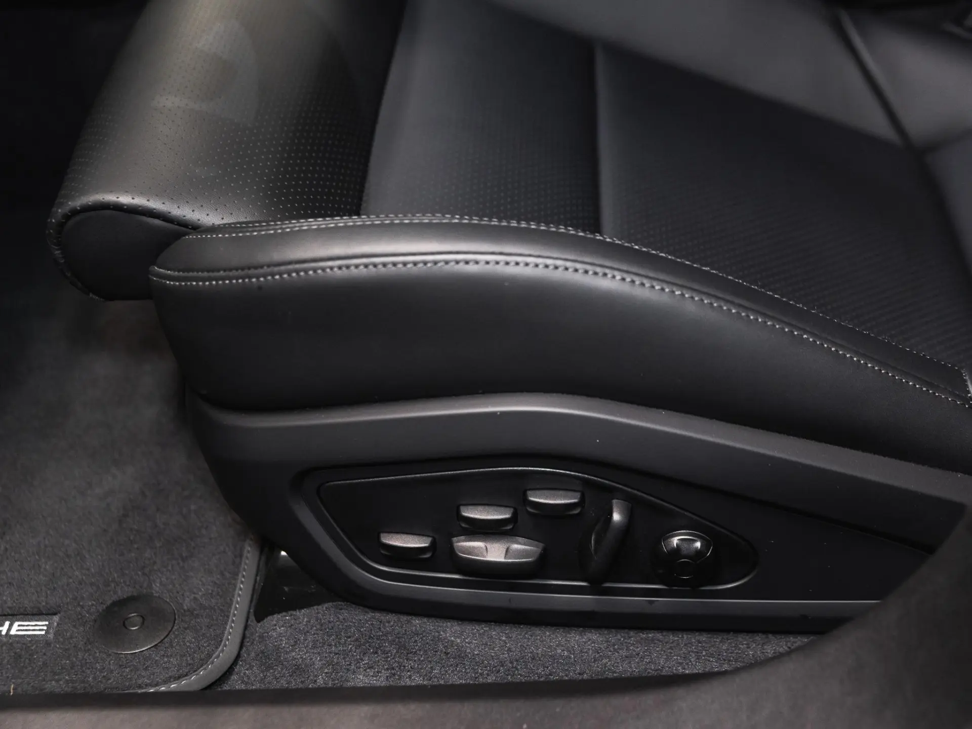 Taycan Black Edition 105 kWh