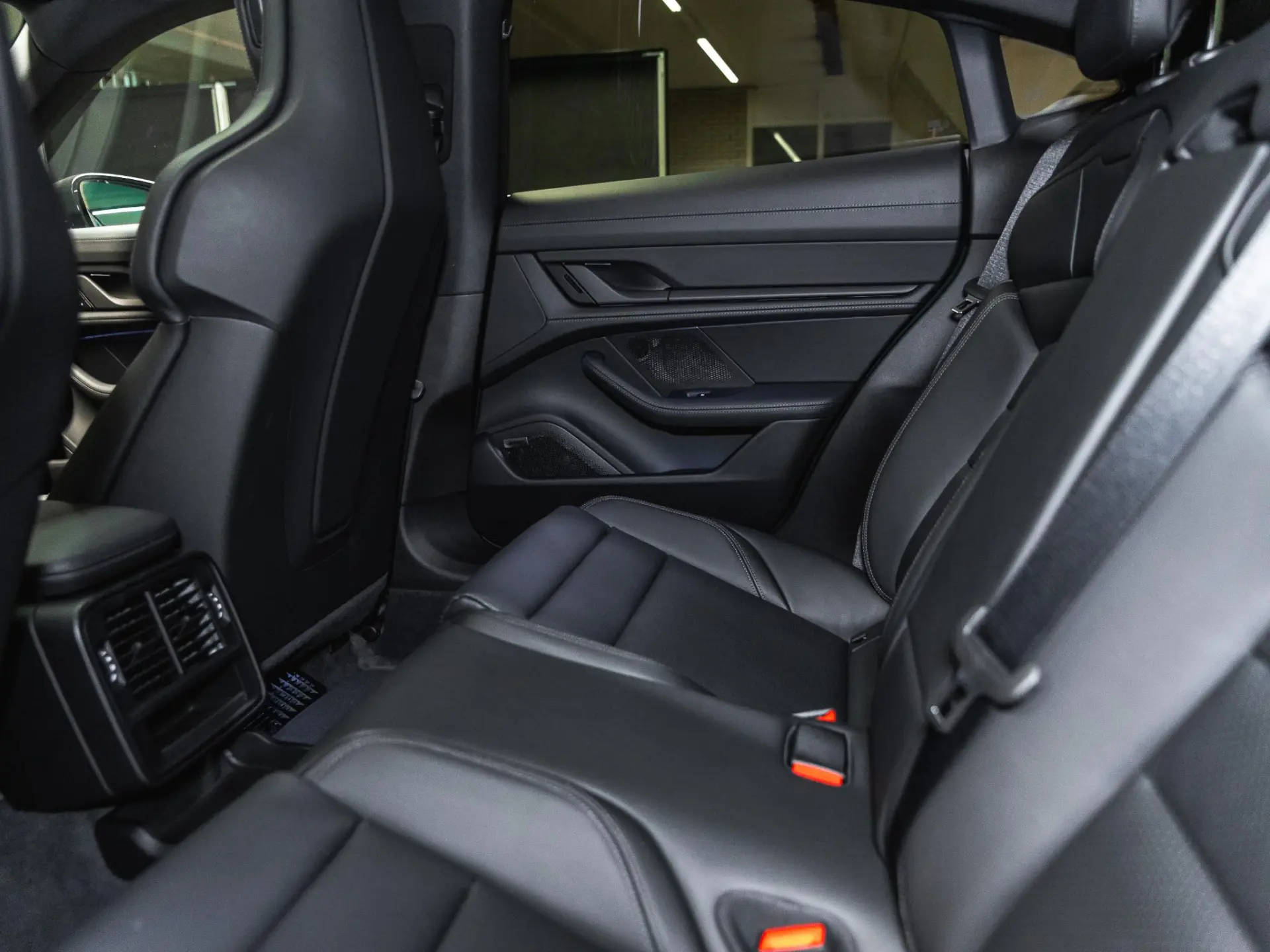 Taycan Black Edition 105 kWh