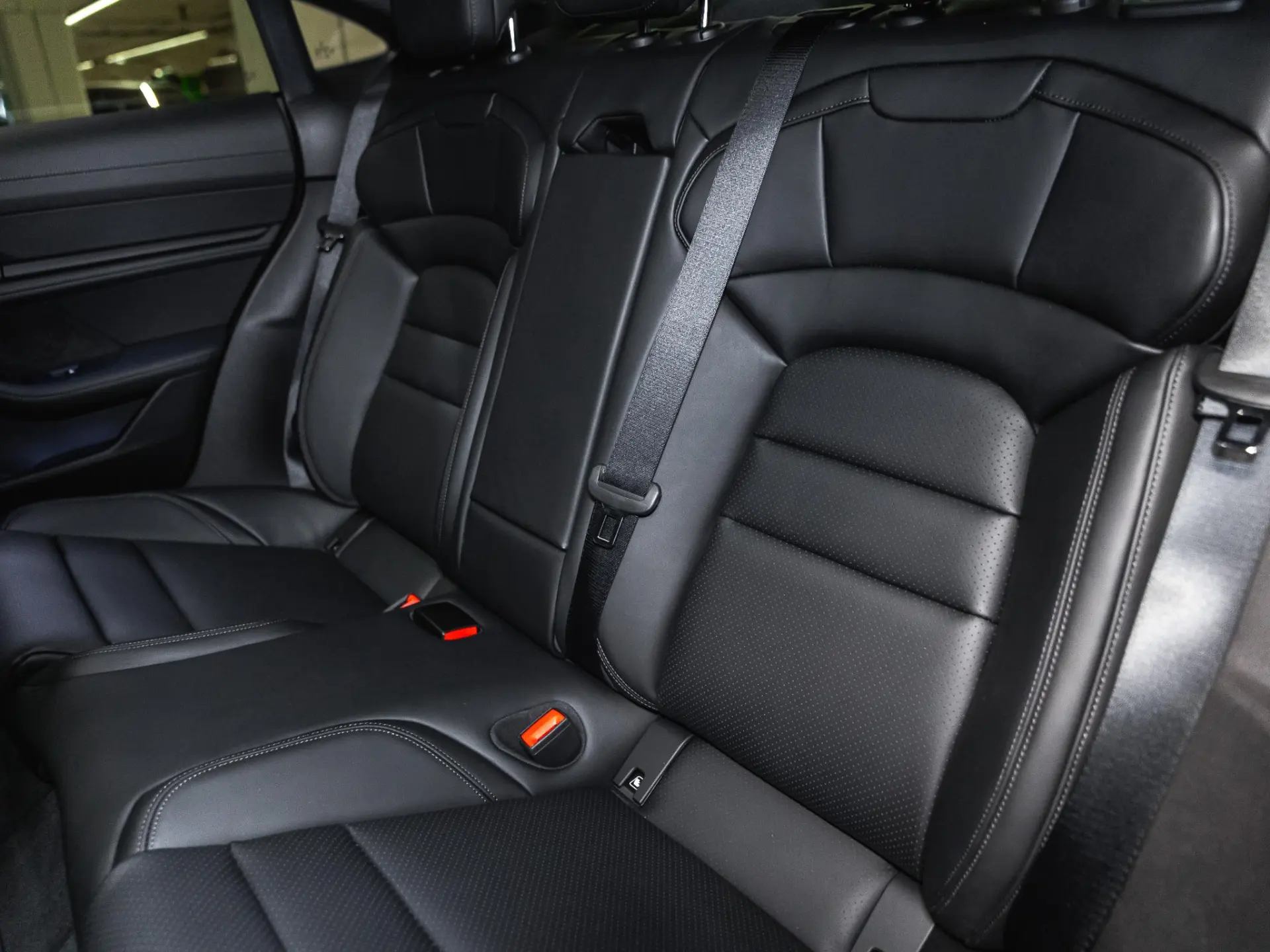 Taycan Black Edition 105 kWh