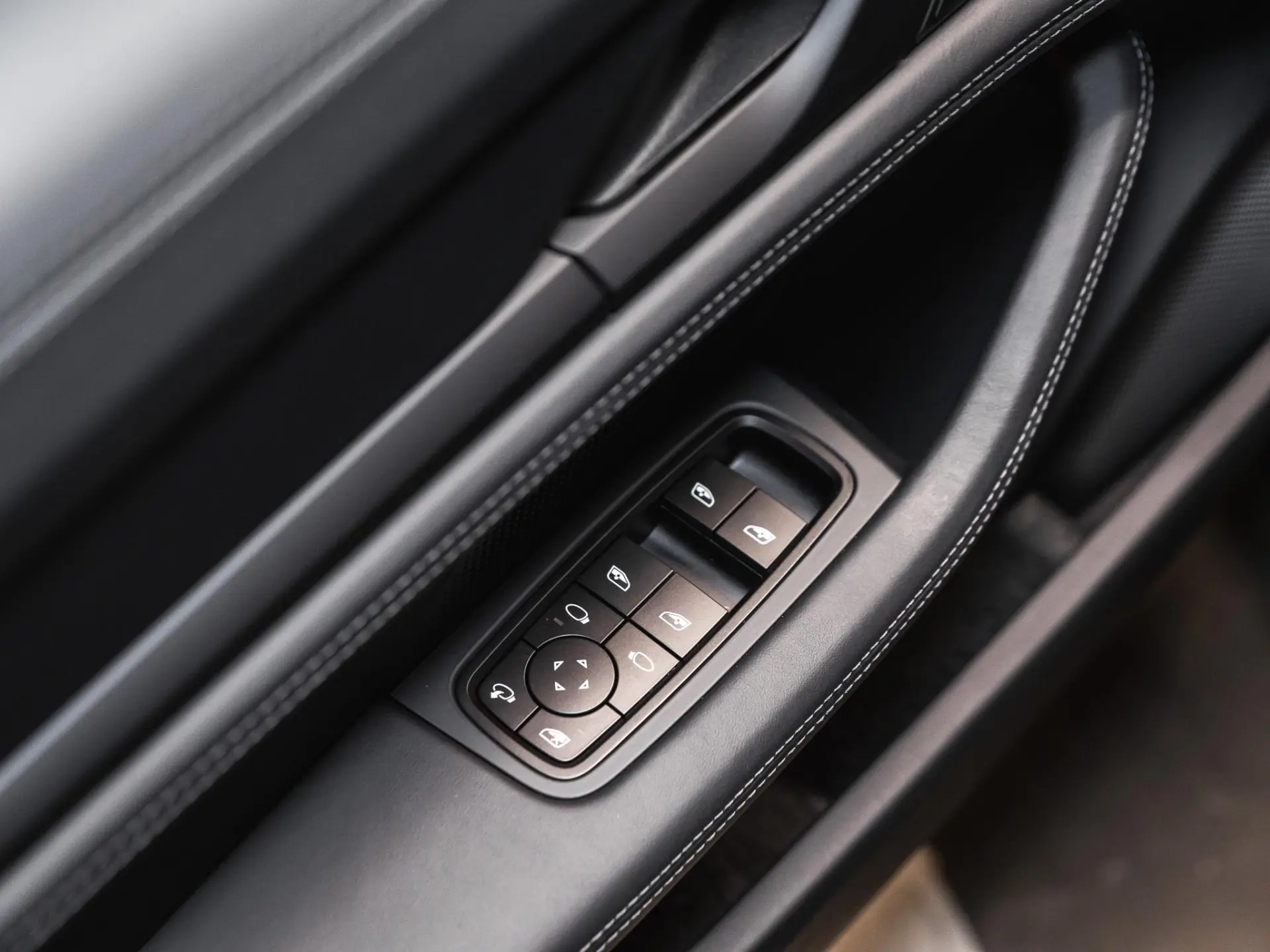 Taycan Black Edition 105 kWh