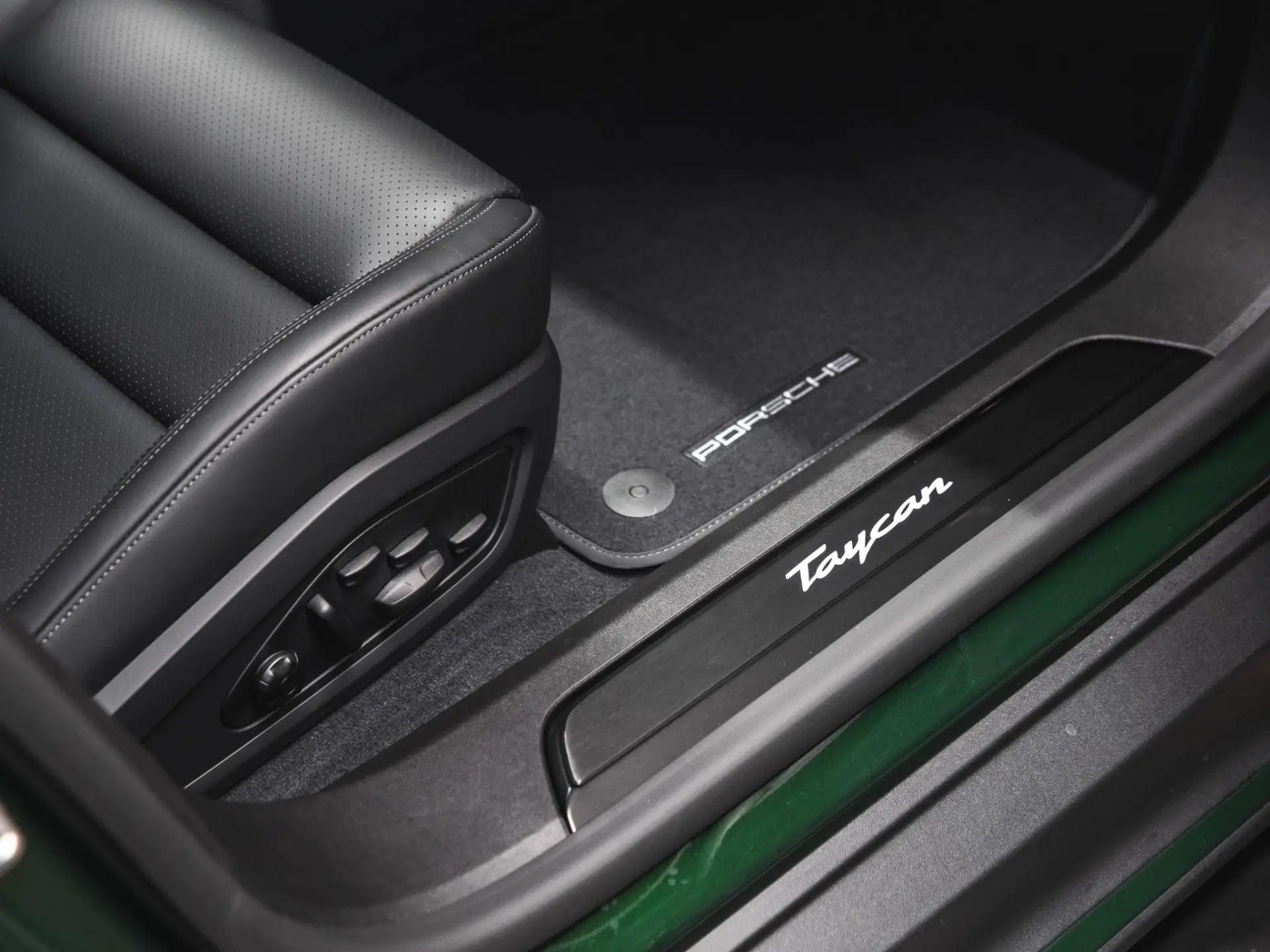 Taycan Black Edition 105 kWh