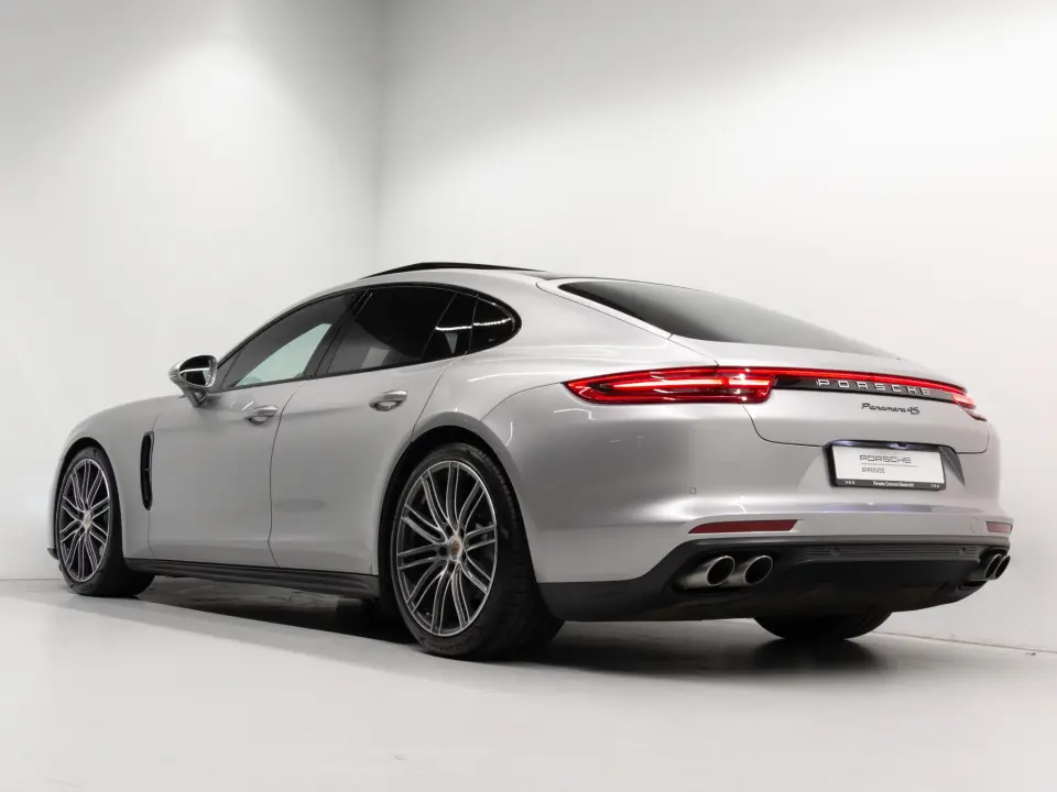 Porsche Panamera 4S
