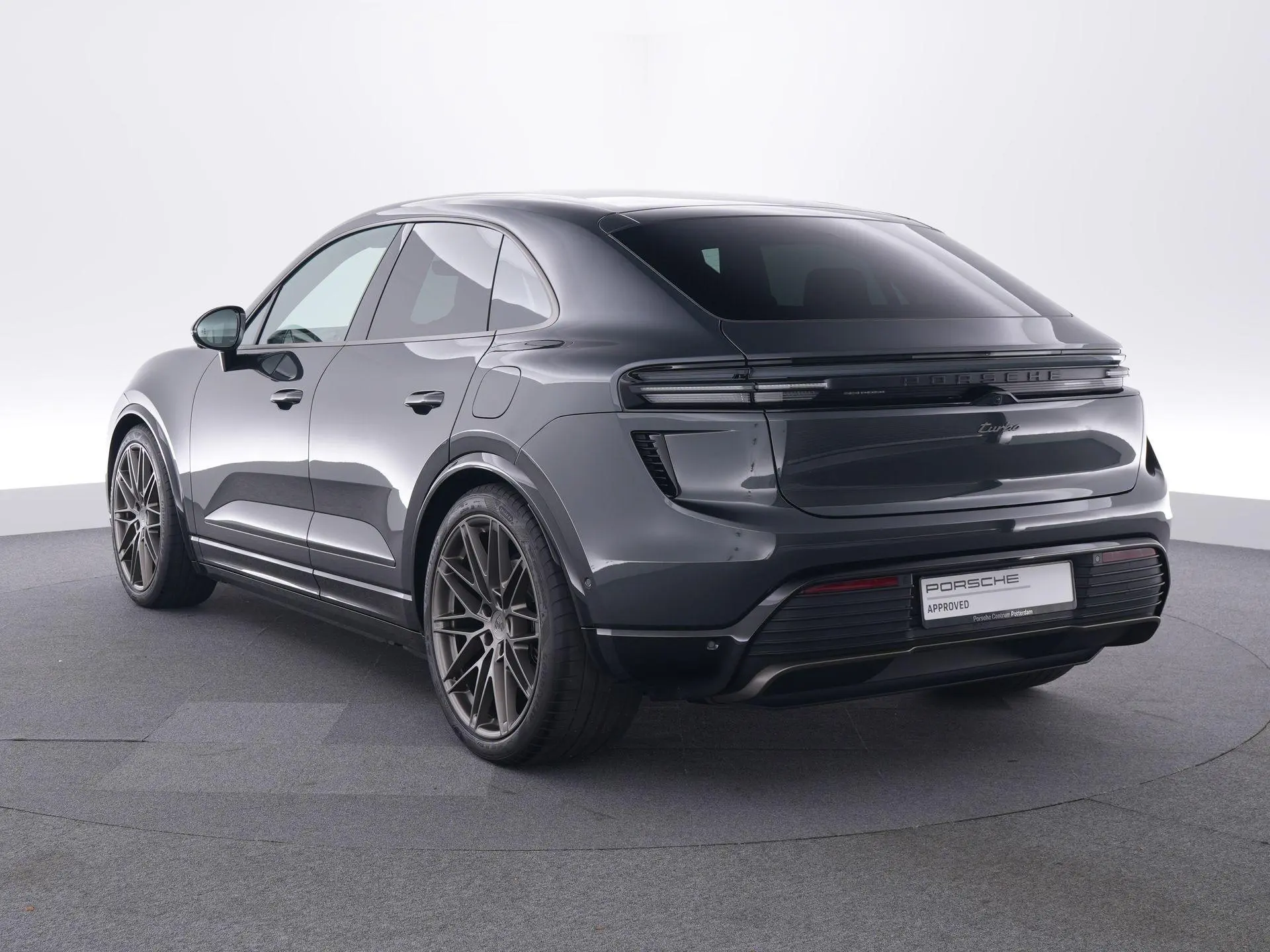 Macan Turbo 100 kWh