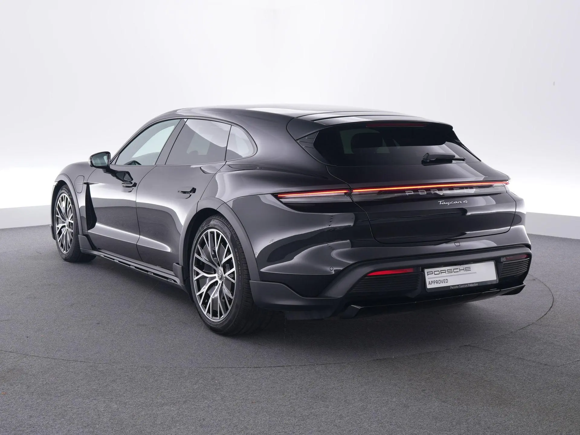 Taycan Cross Turismo 4 93 kWh