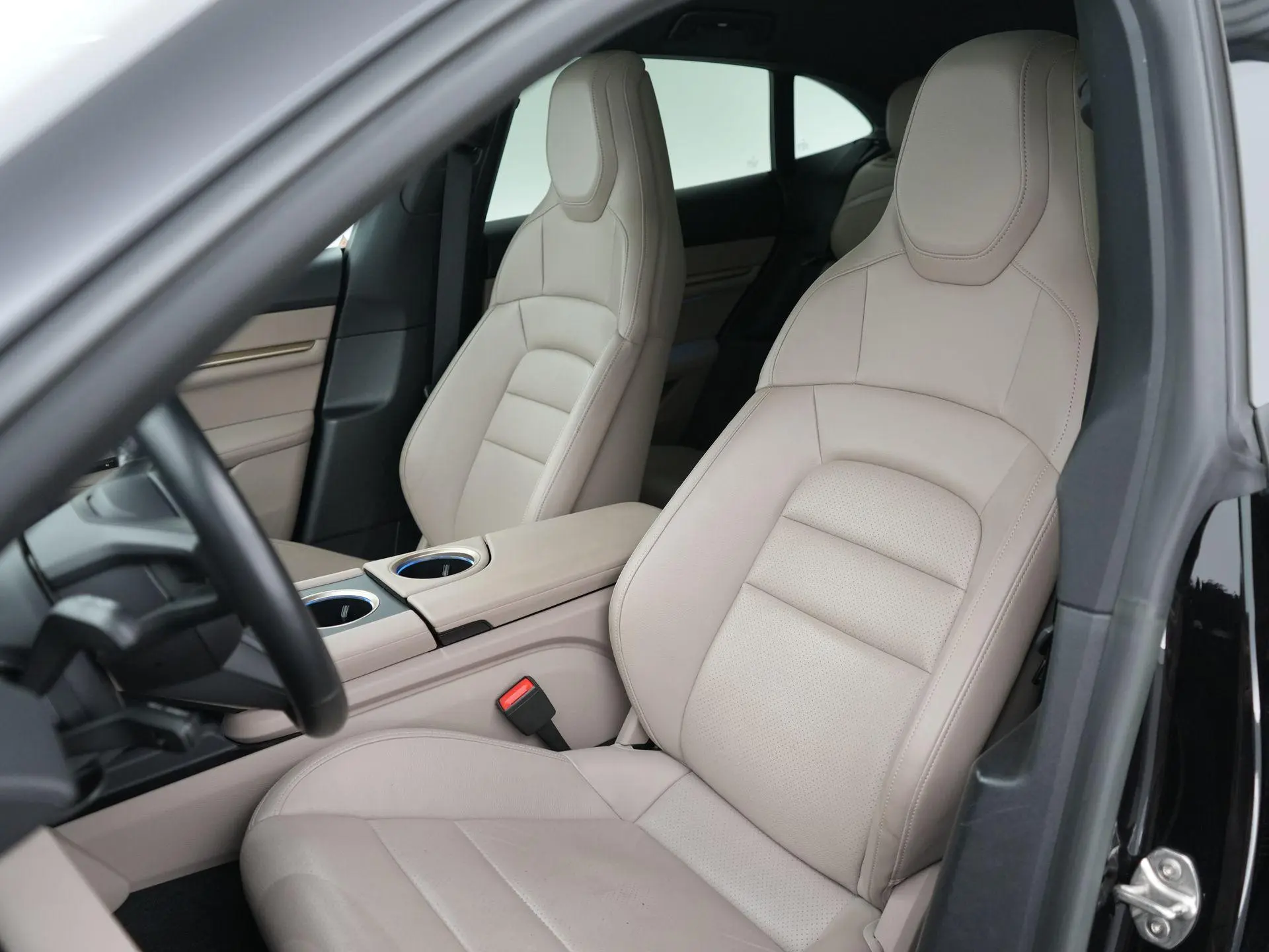 Taycan Cross Turismo 4 93 kWh