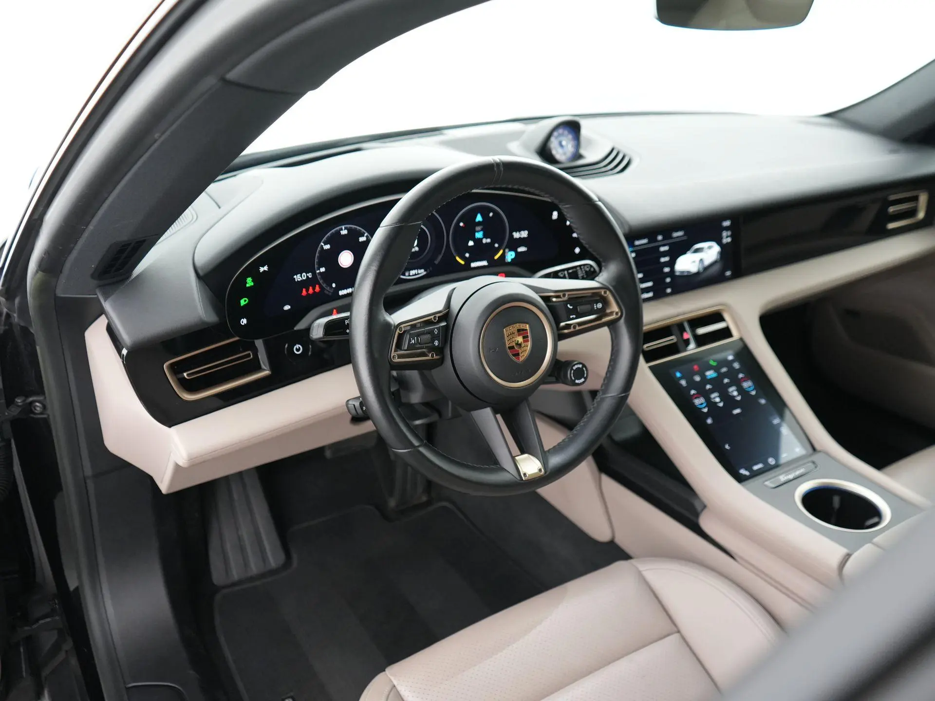 Taycan Cross Turismo 4 93 kWh