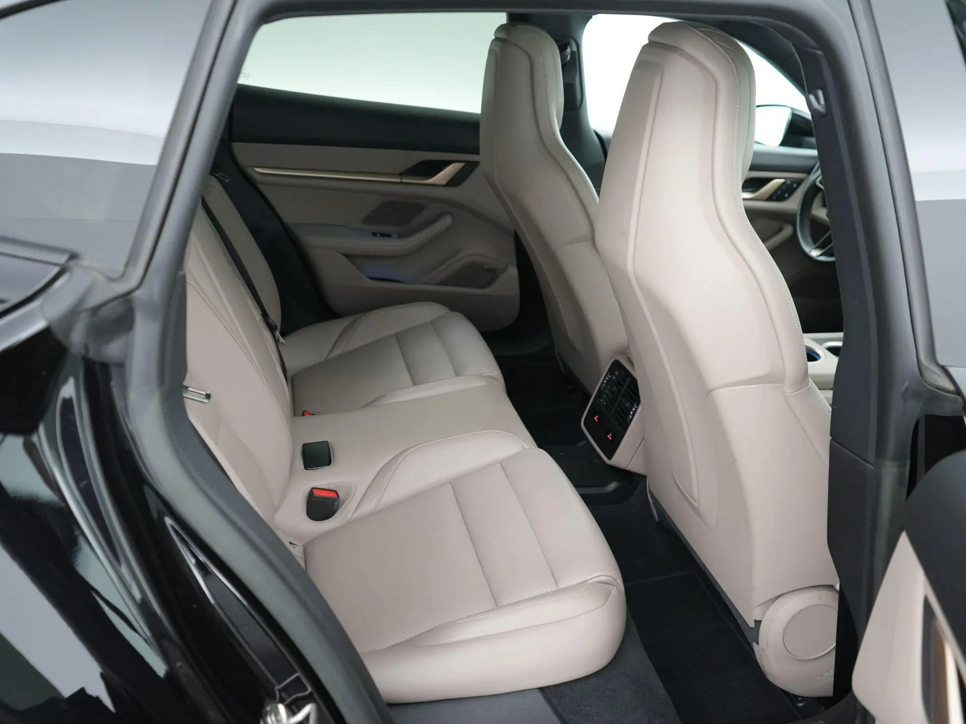 Taycan Cross Turismo 4 93 kWh