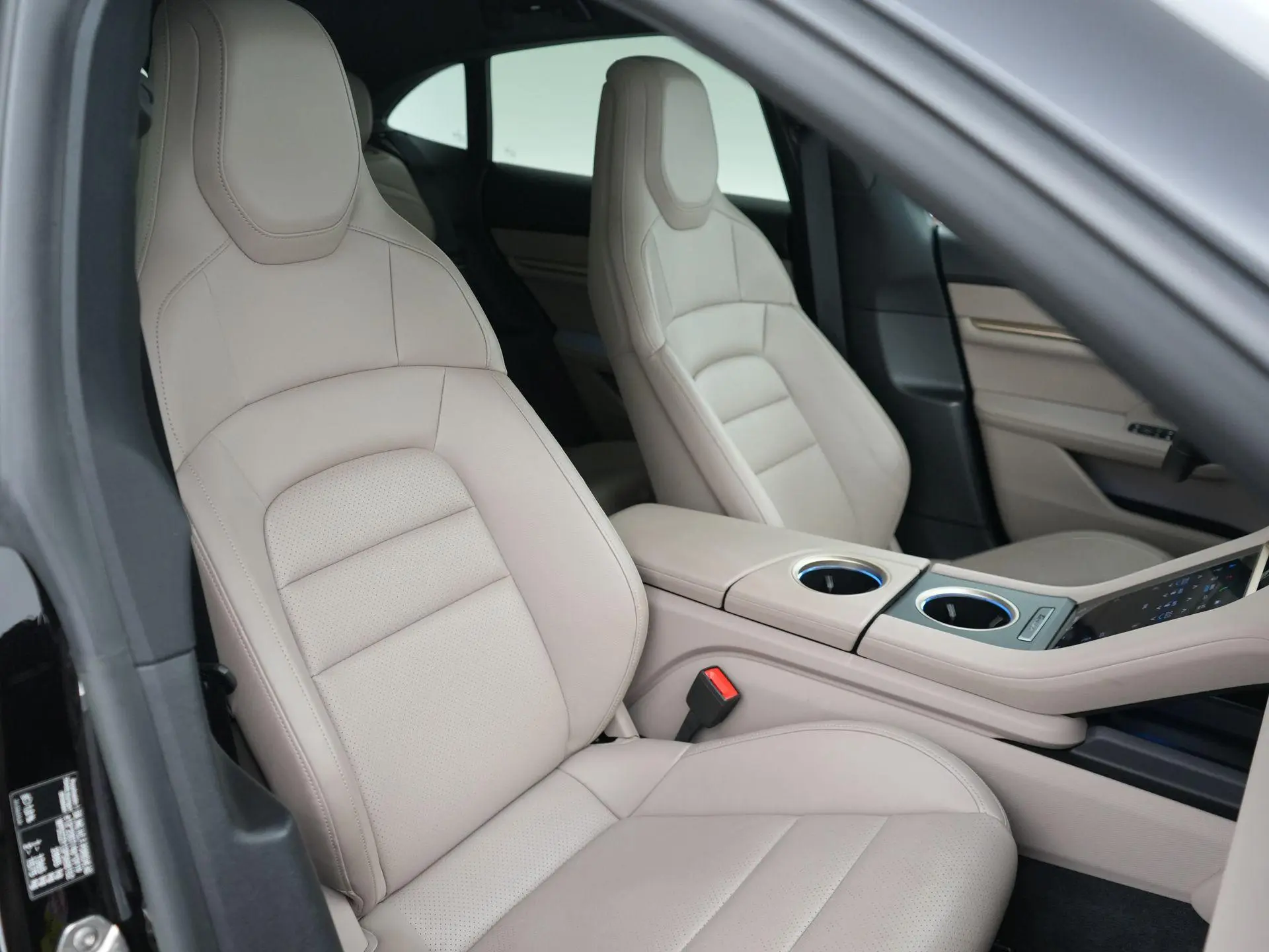 Taycan Cross Turismo 4 93 kWh