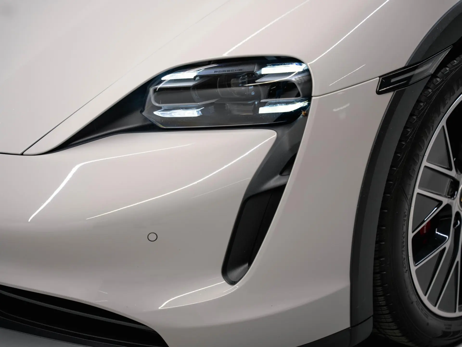 Taycan Cross Turismo 4S