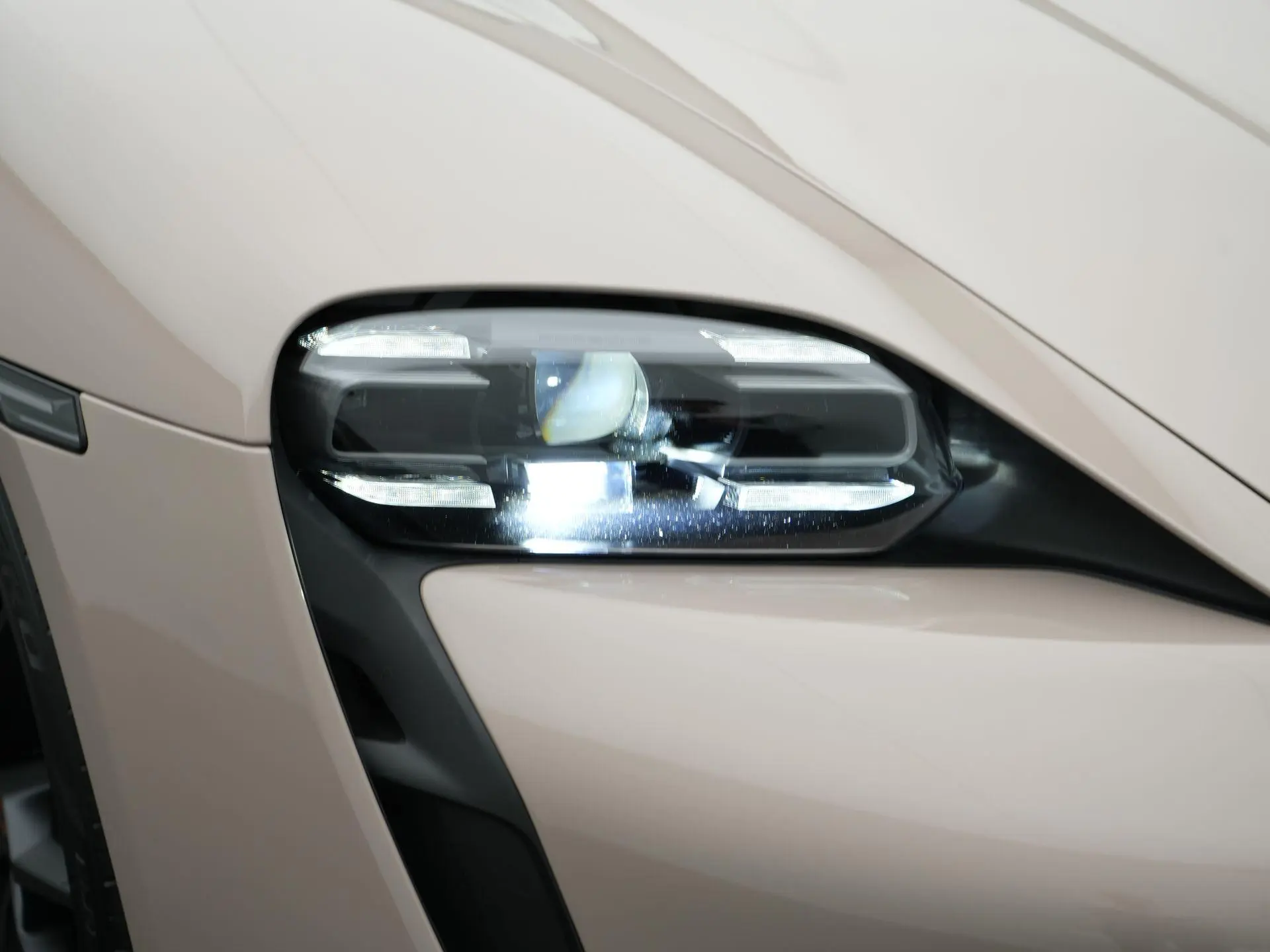 Taycan Sport Turismo 
