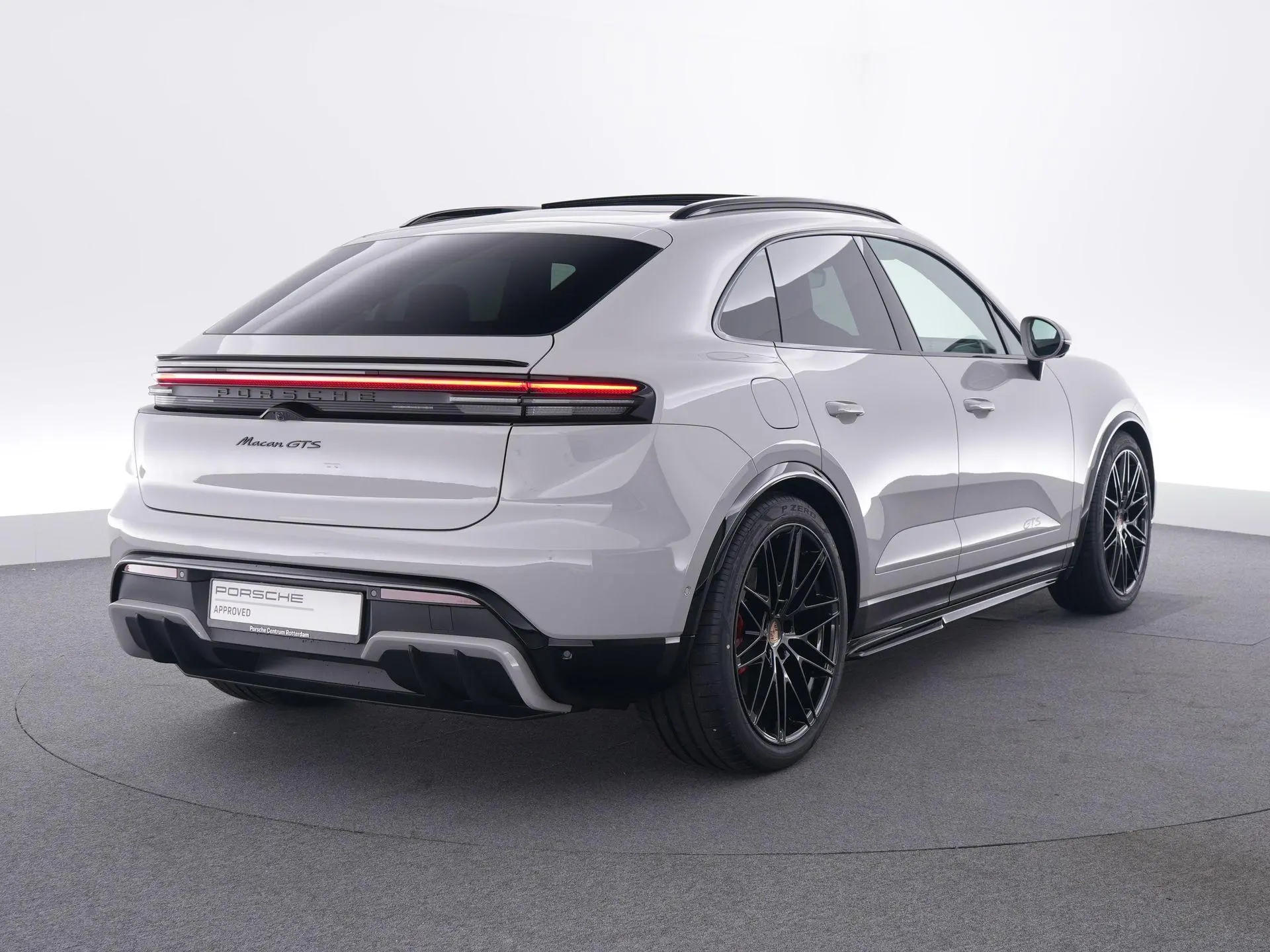 Macan GTS 100 kWh