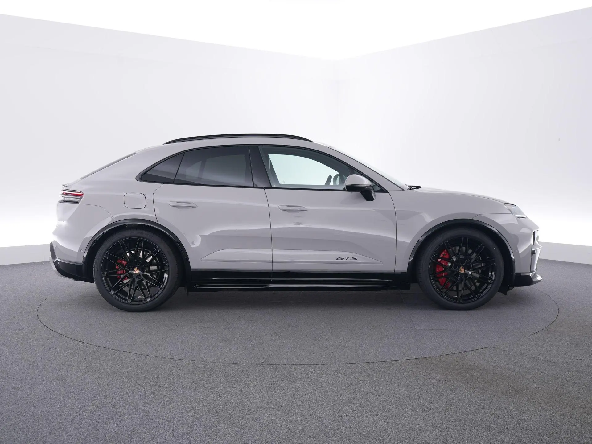 Macan GTS 100 kWh