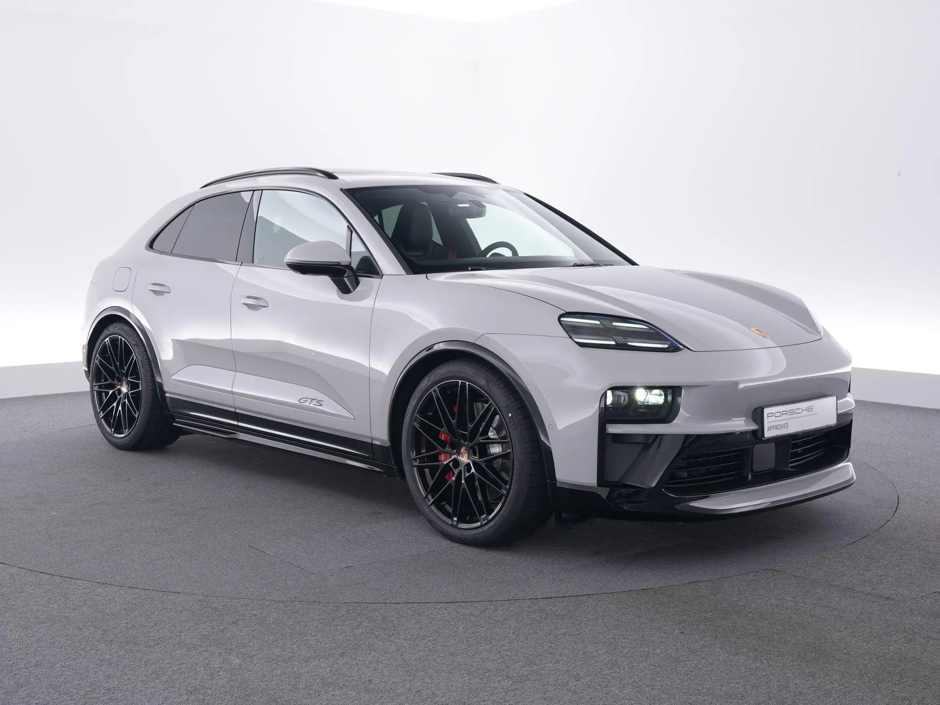 Macan GTS 100 kWh