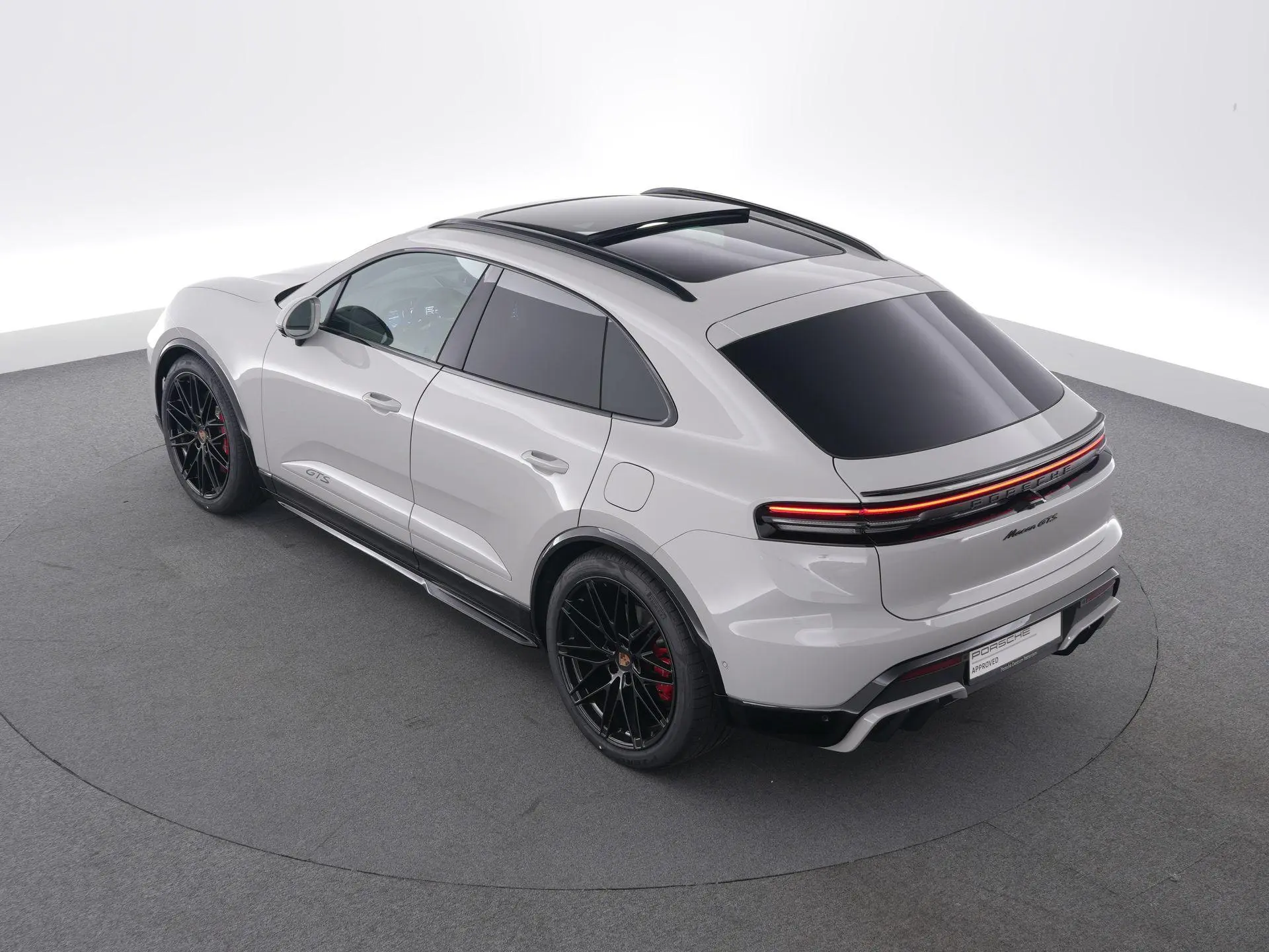 Macan GTS 100 kWh