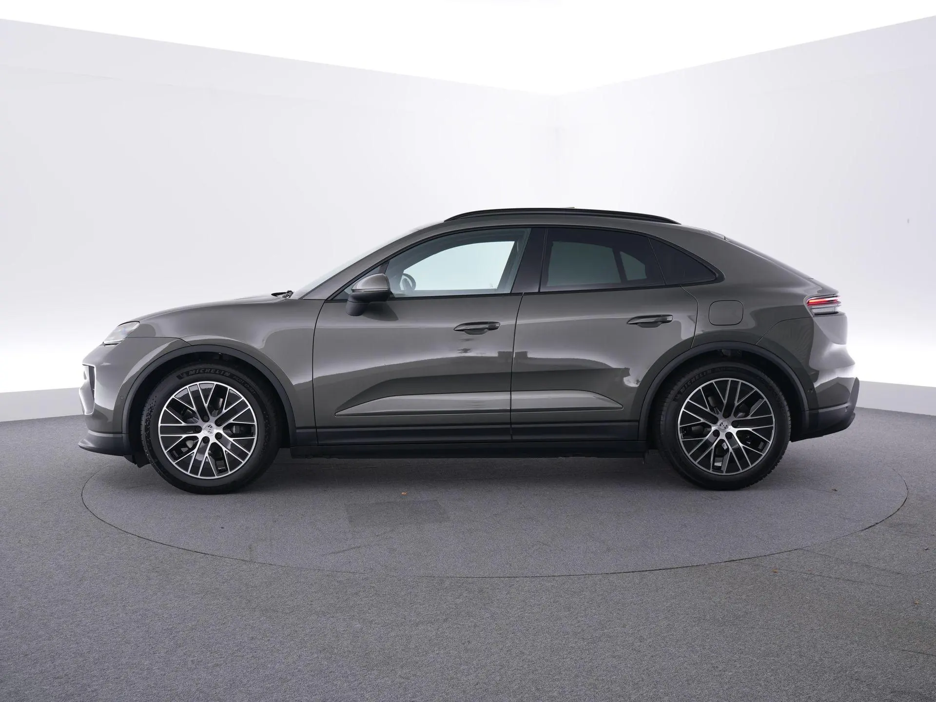 Macan 4 100 kWh
