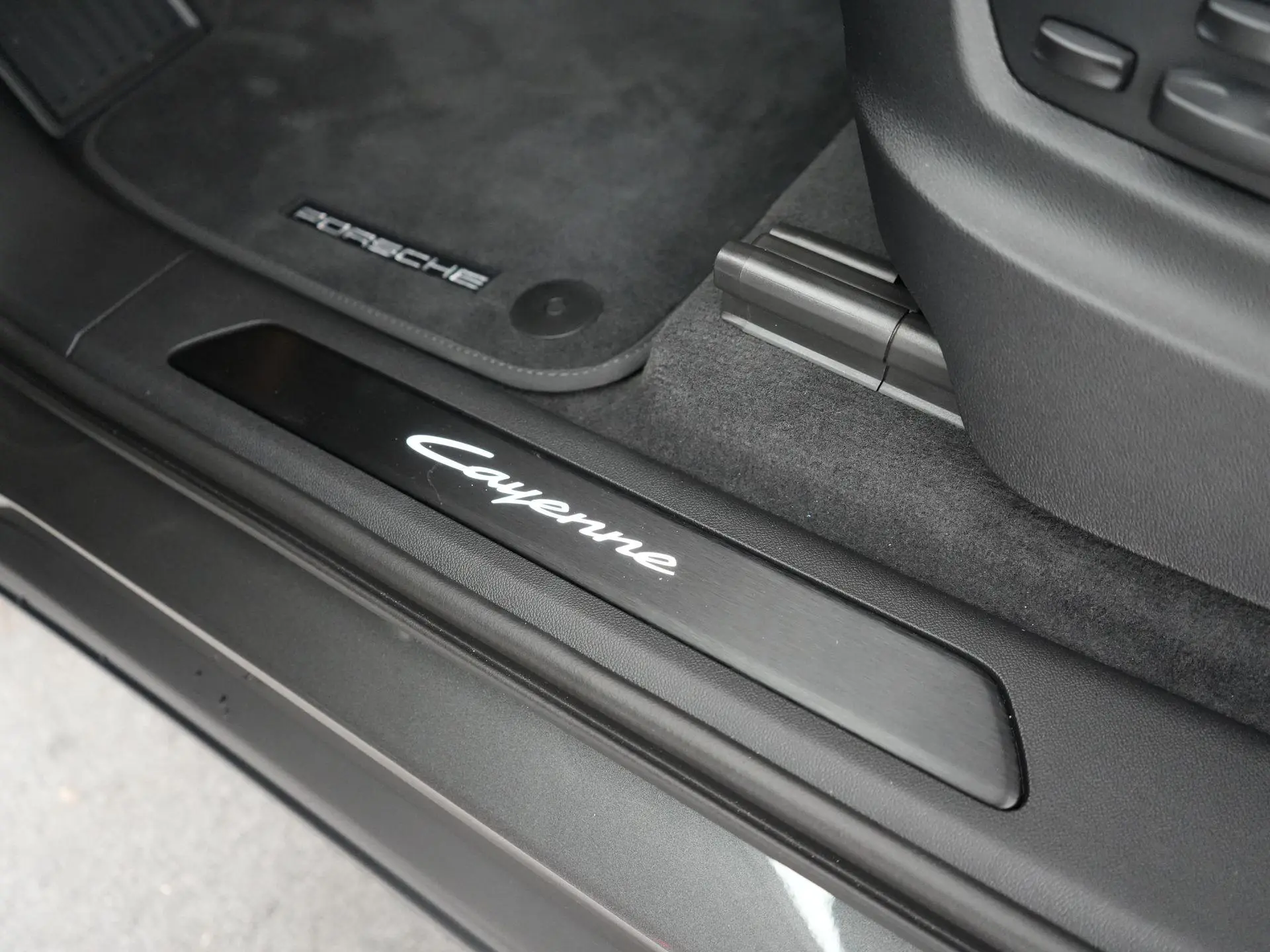 Cayenne 3.0 E-Hybrid Black Edition