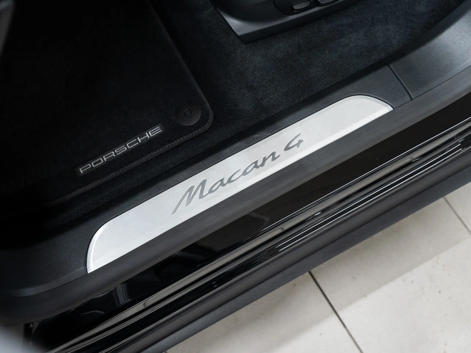 Macan 4