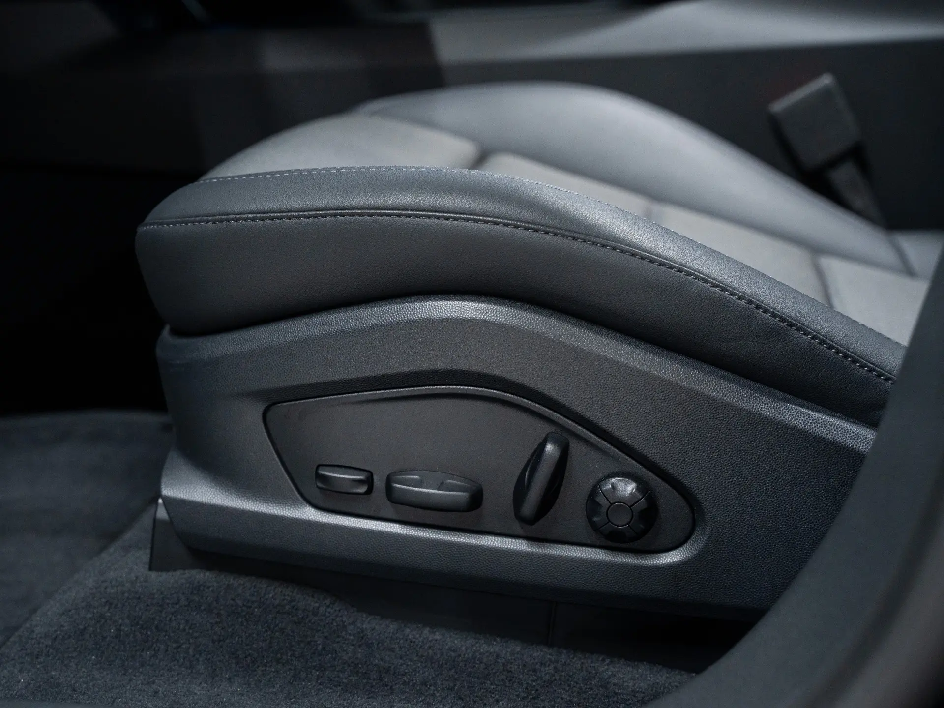 Macan 4