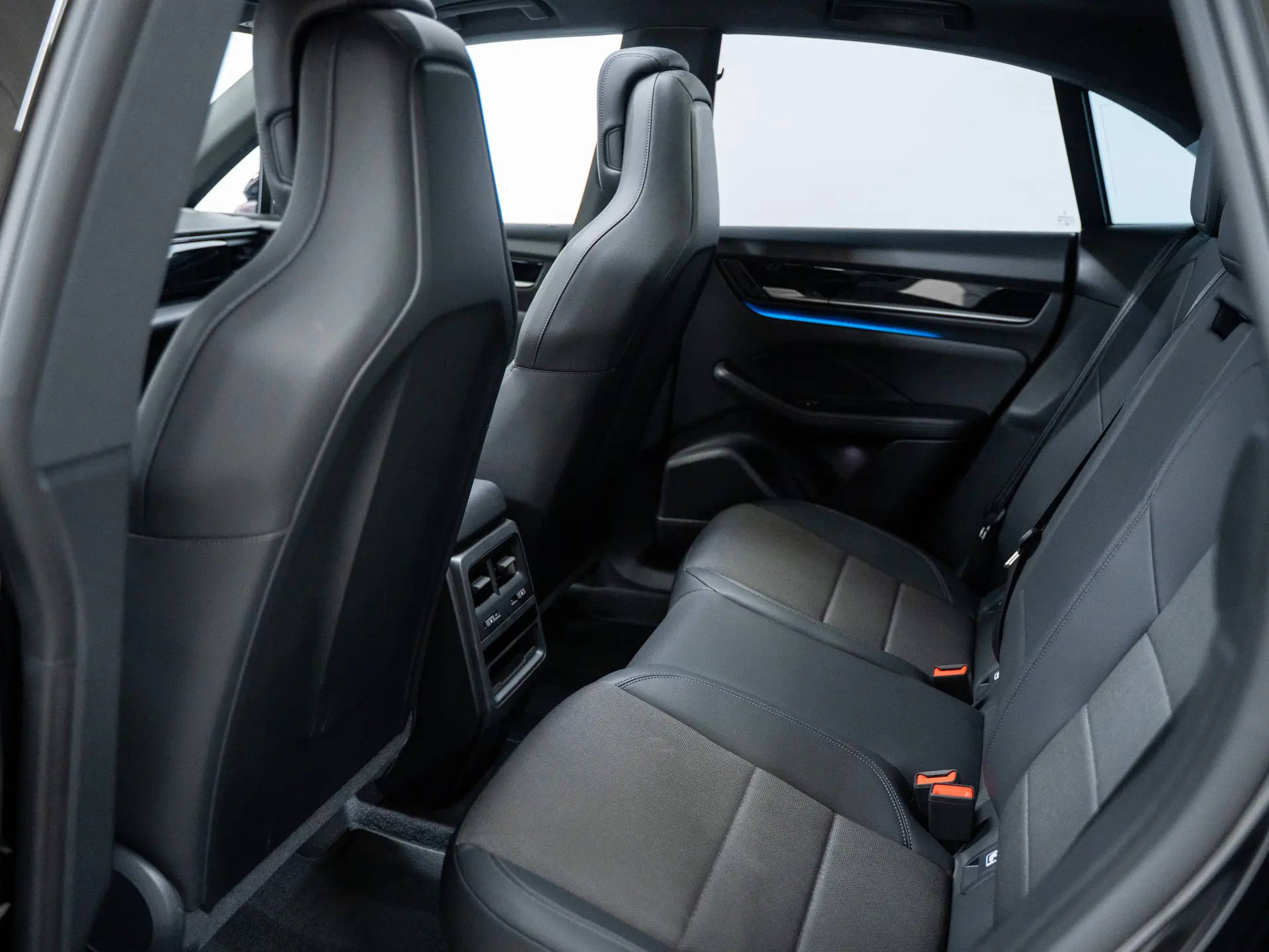 Macan 4