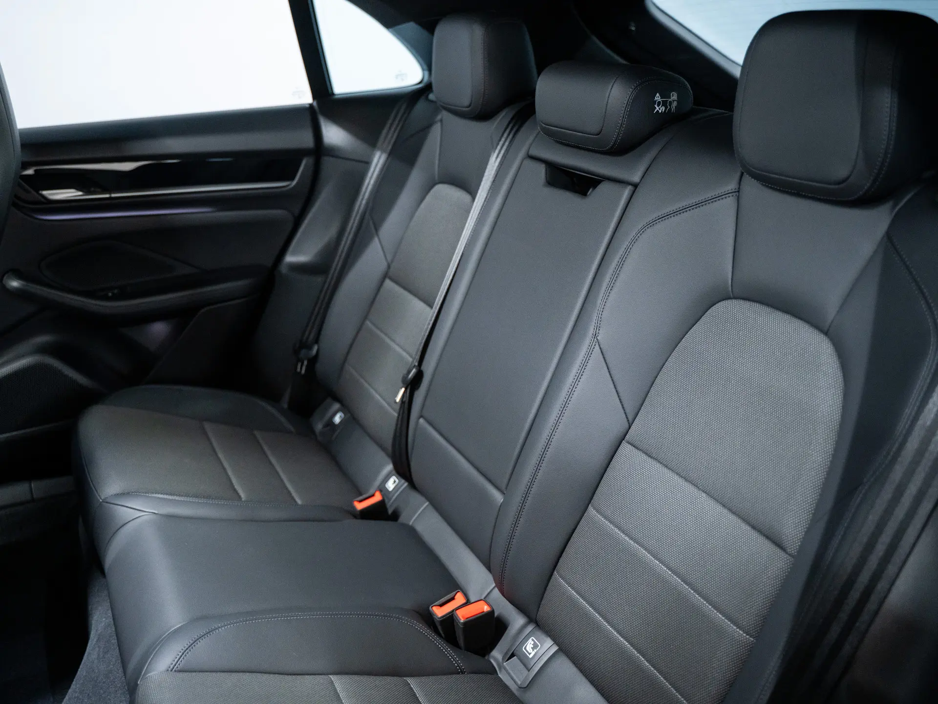 Macan 4