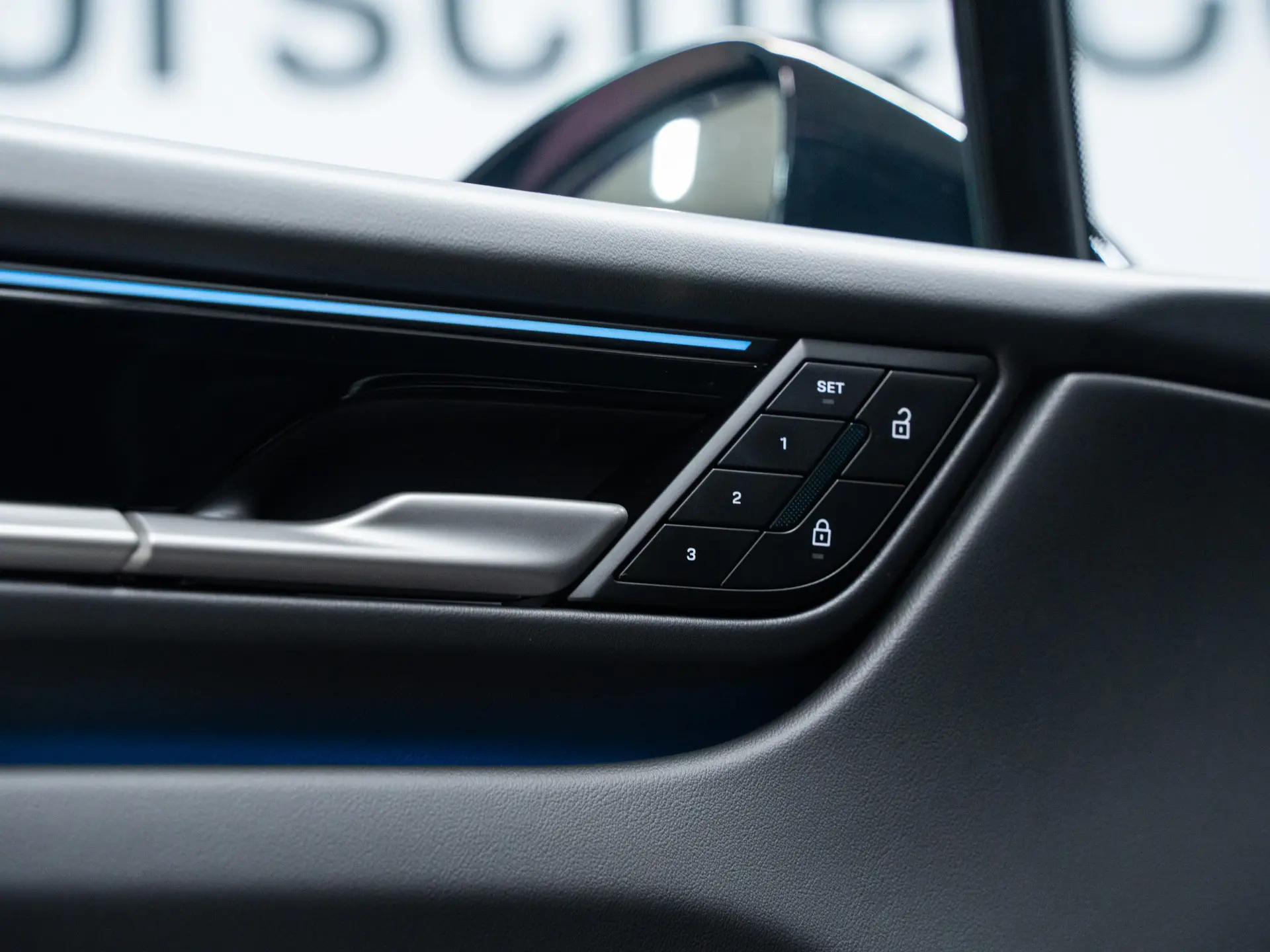 Macan 4