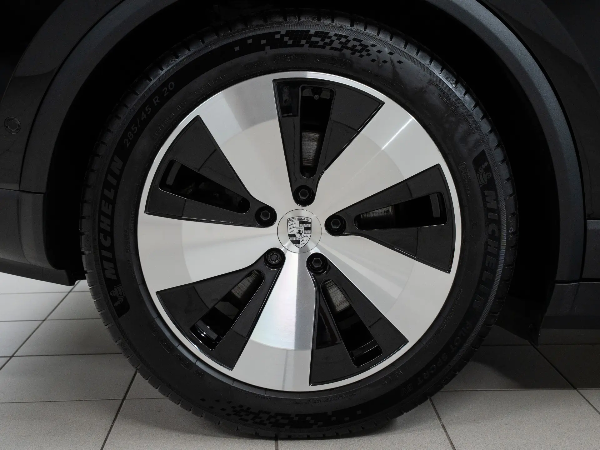 Macan 4