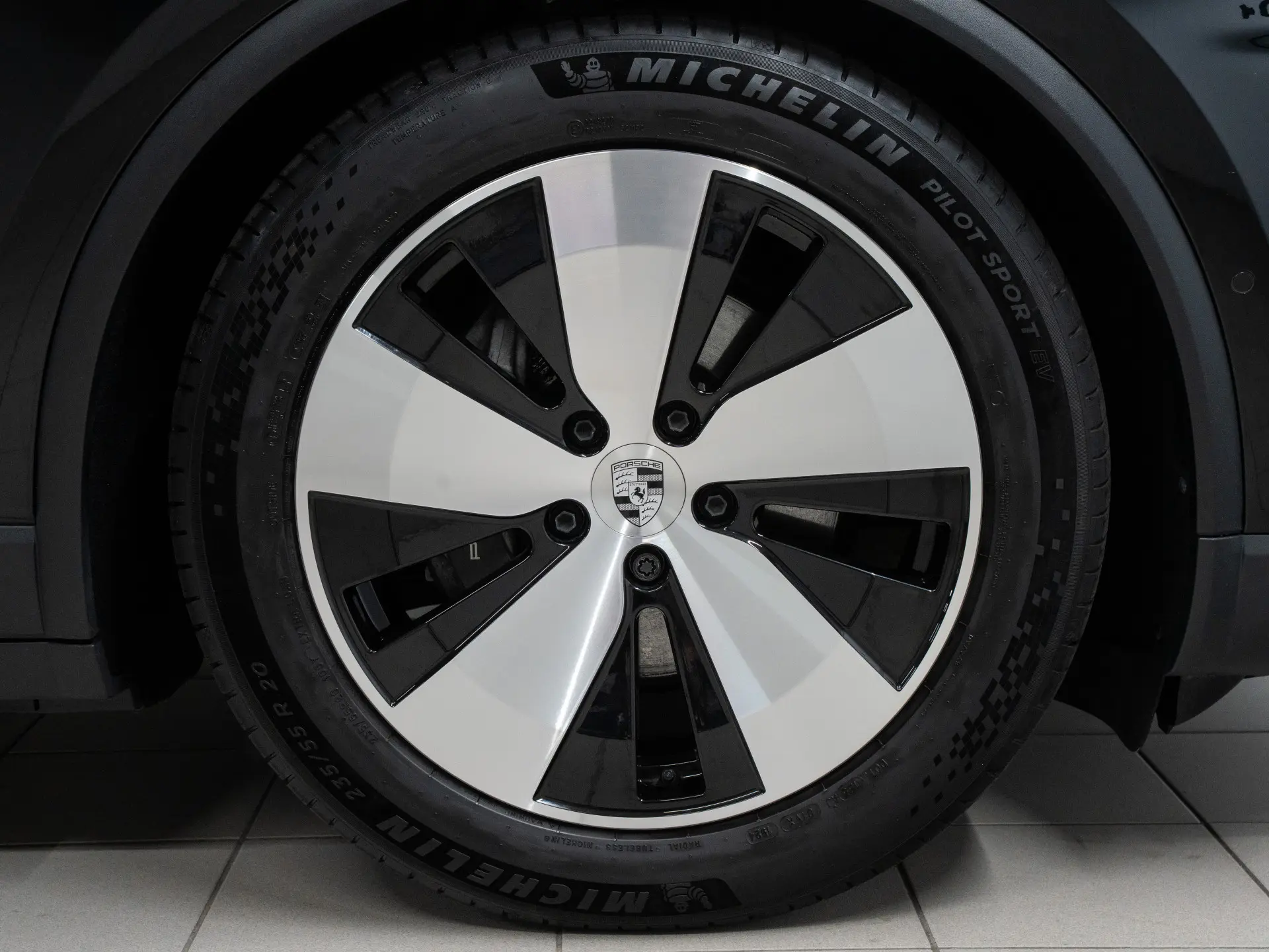 Macan 4