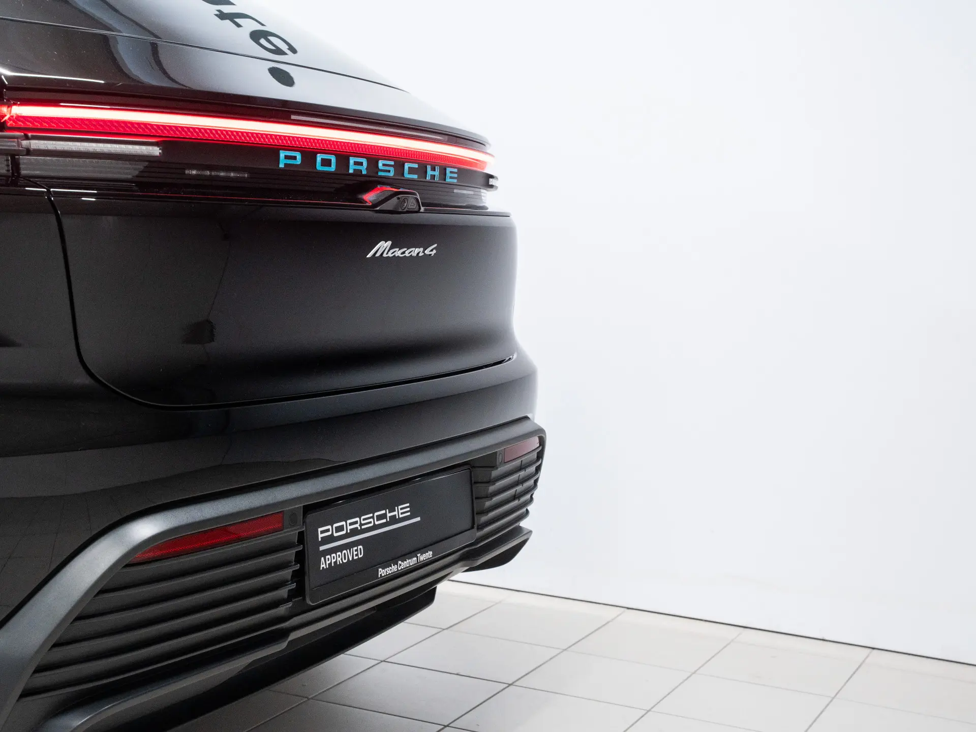 Macan 4