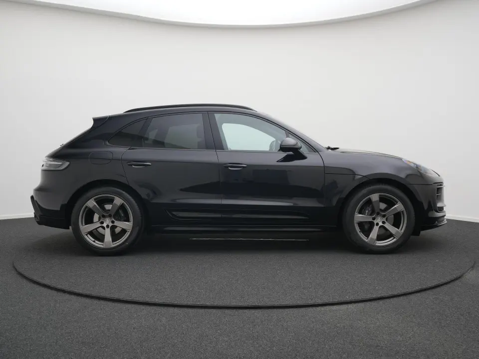 Macan T