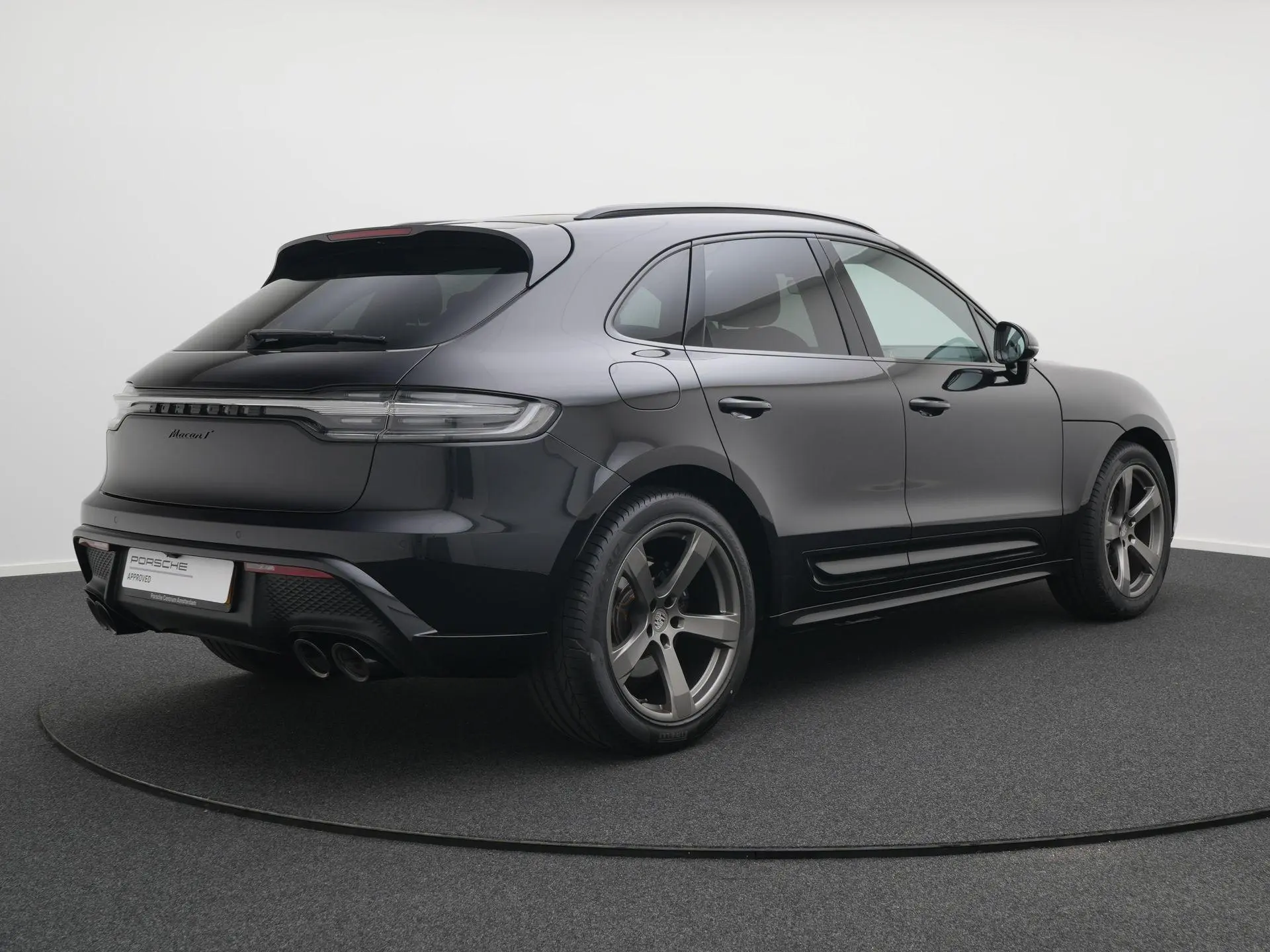 Macan T