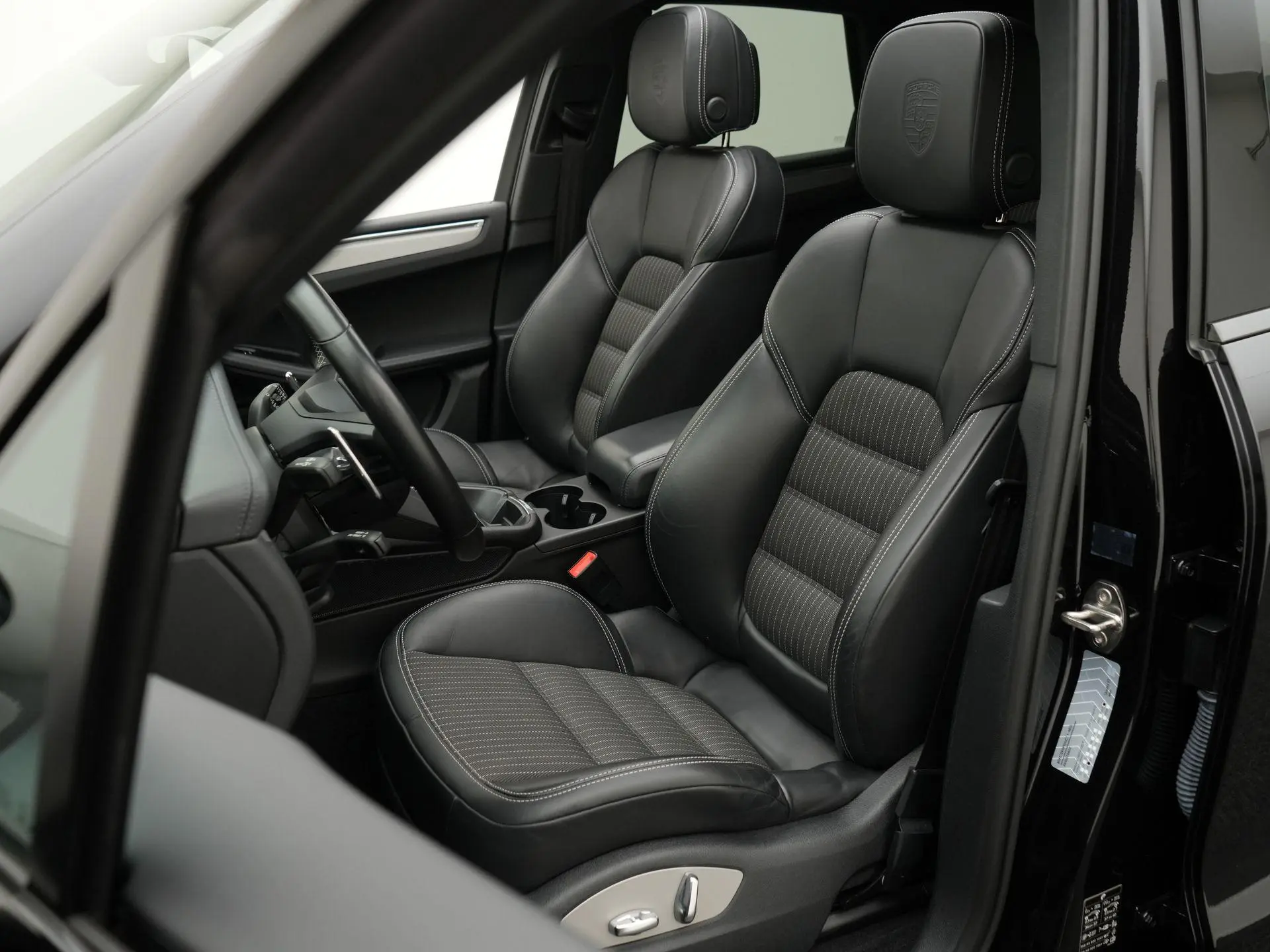 Macan T