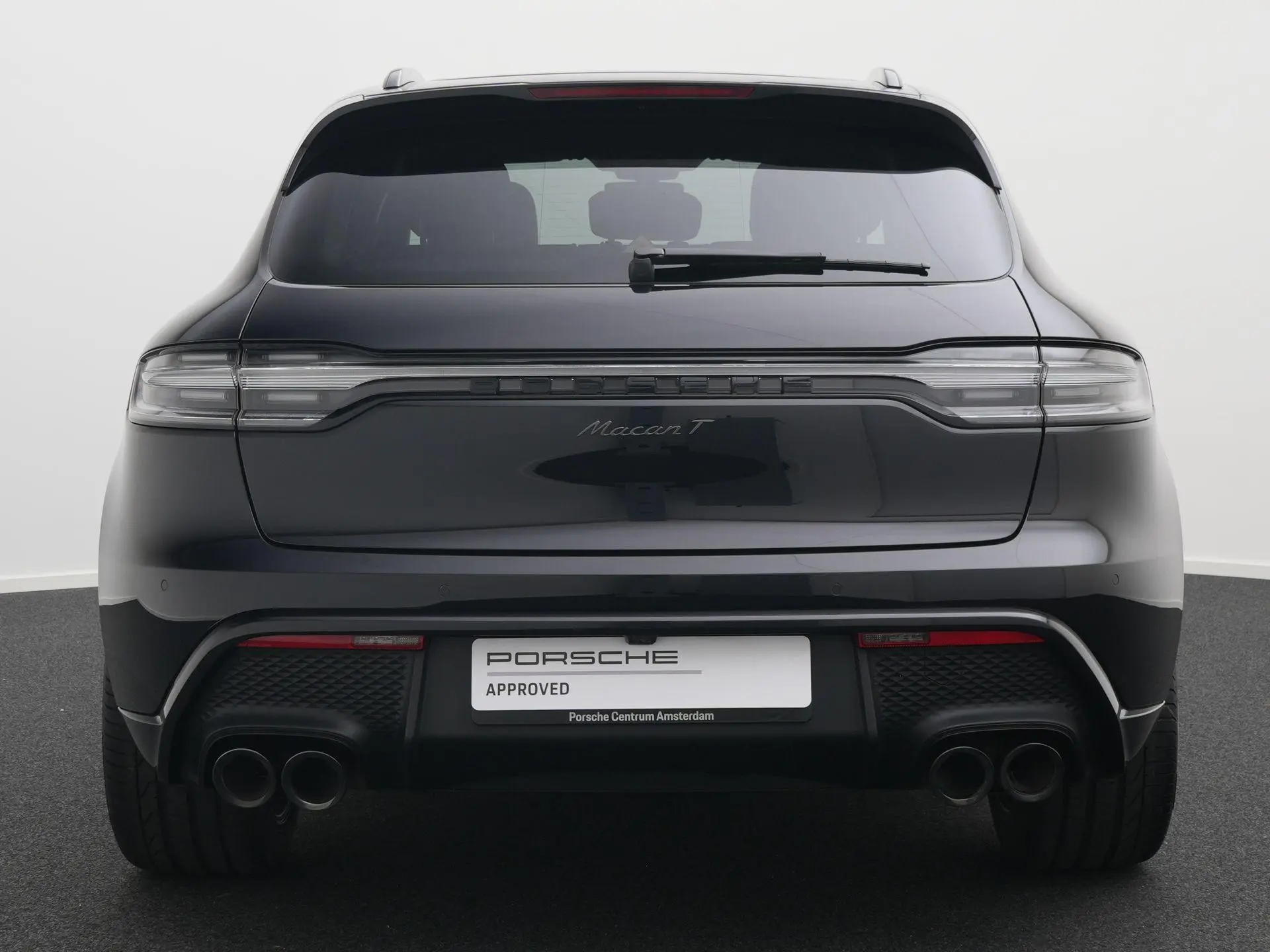 Macan T