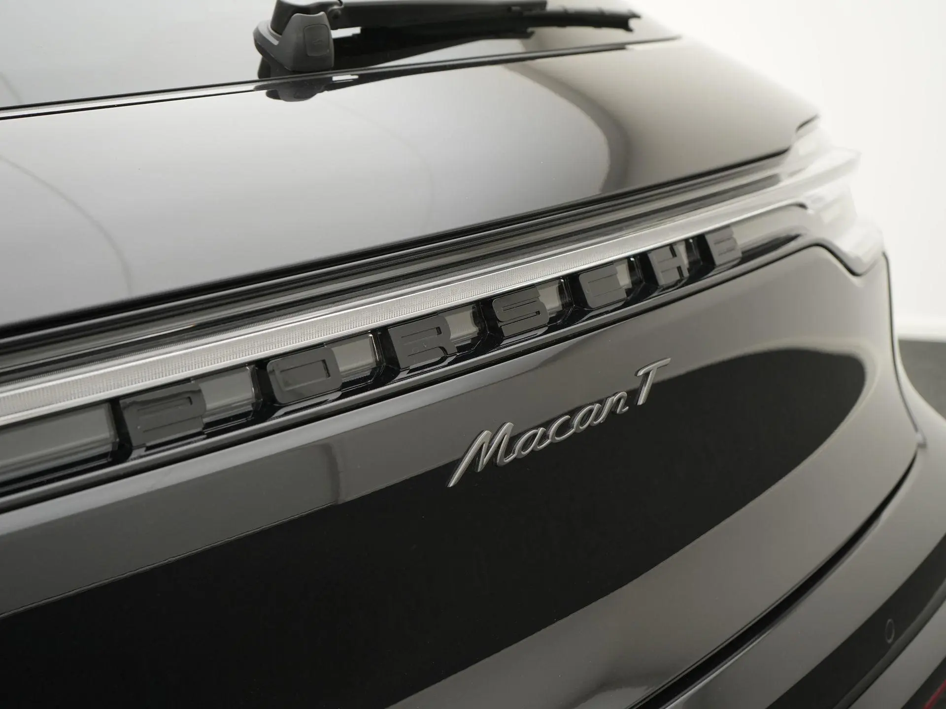 Macan T