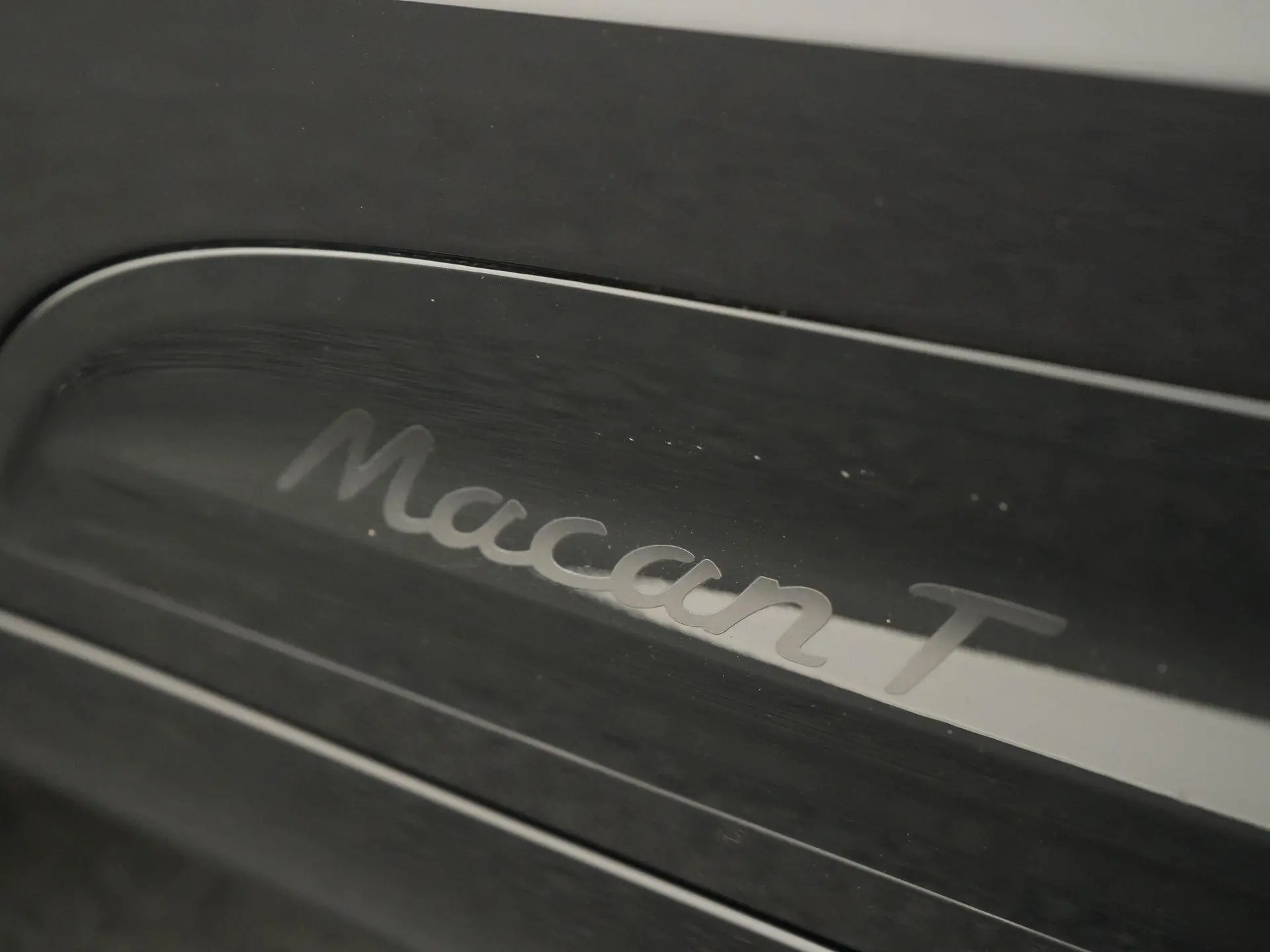 Macan T