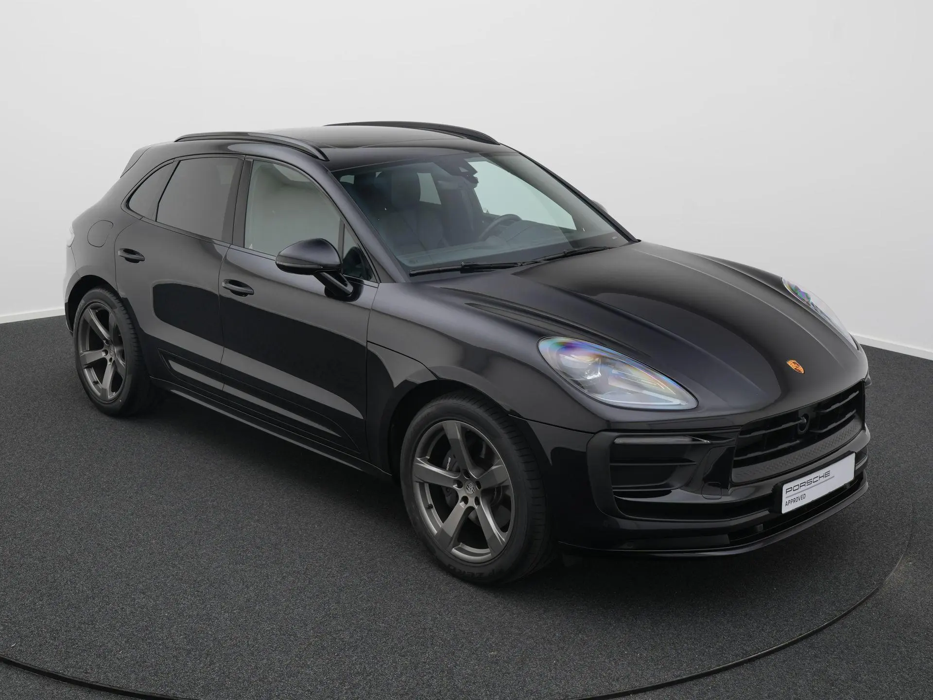 Macan T