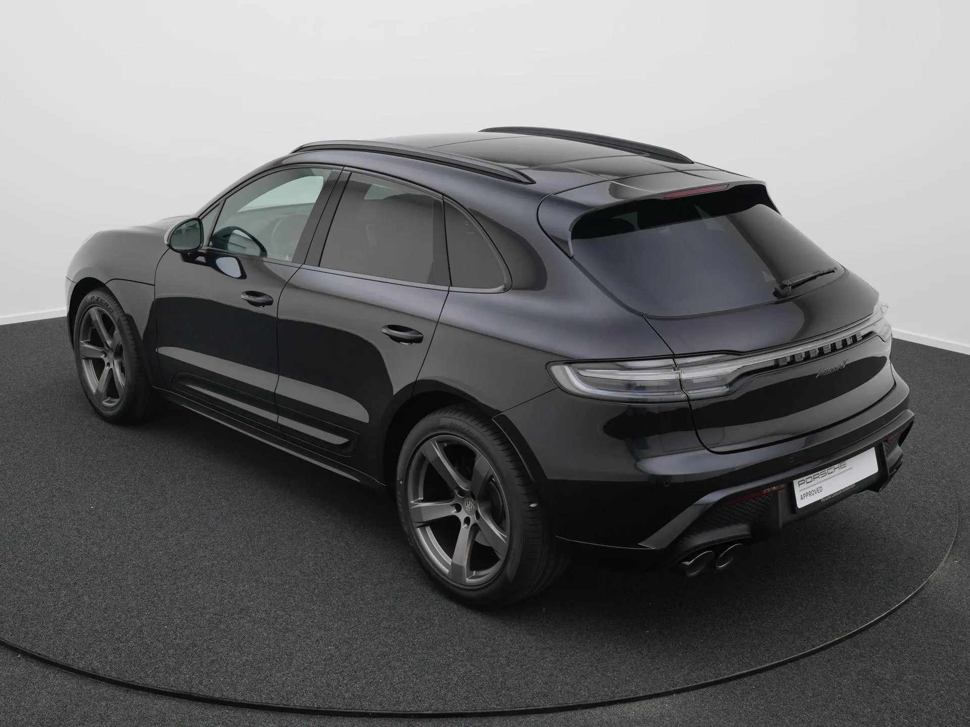 Macan T